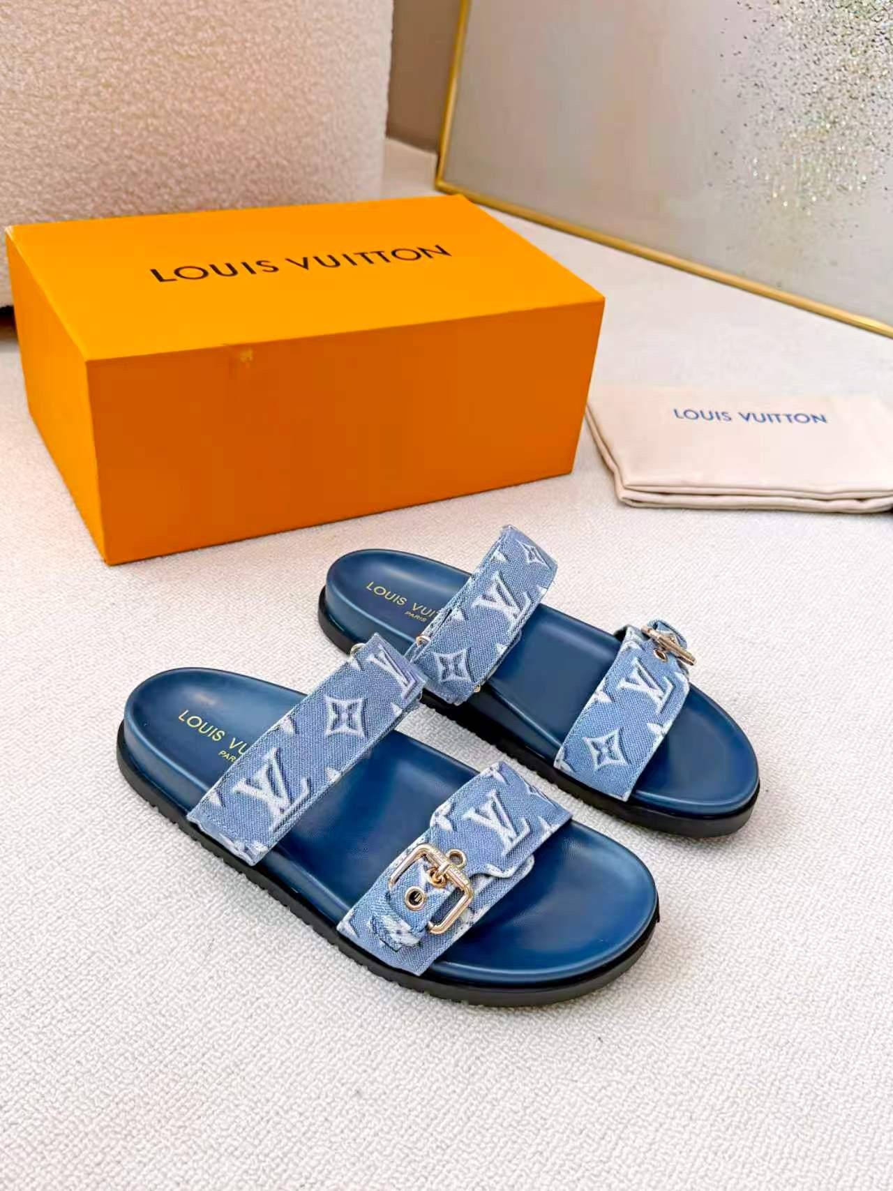 L X V SLIPPERS(Multiple colors) detail 20