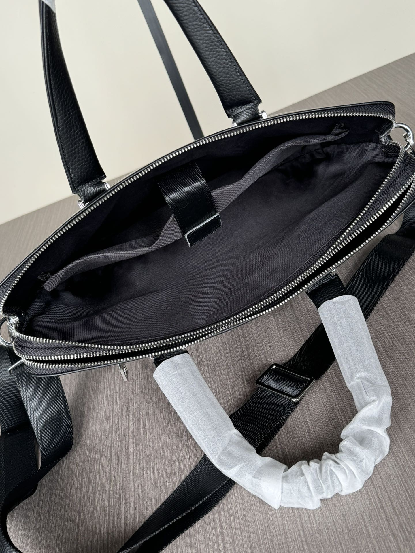 L X V Briefcase Size:39x29x7cm detail 9