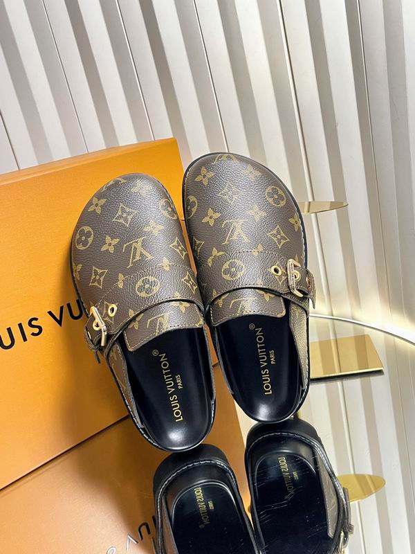 L X V Slippers detail 3