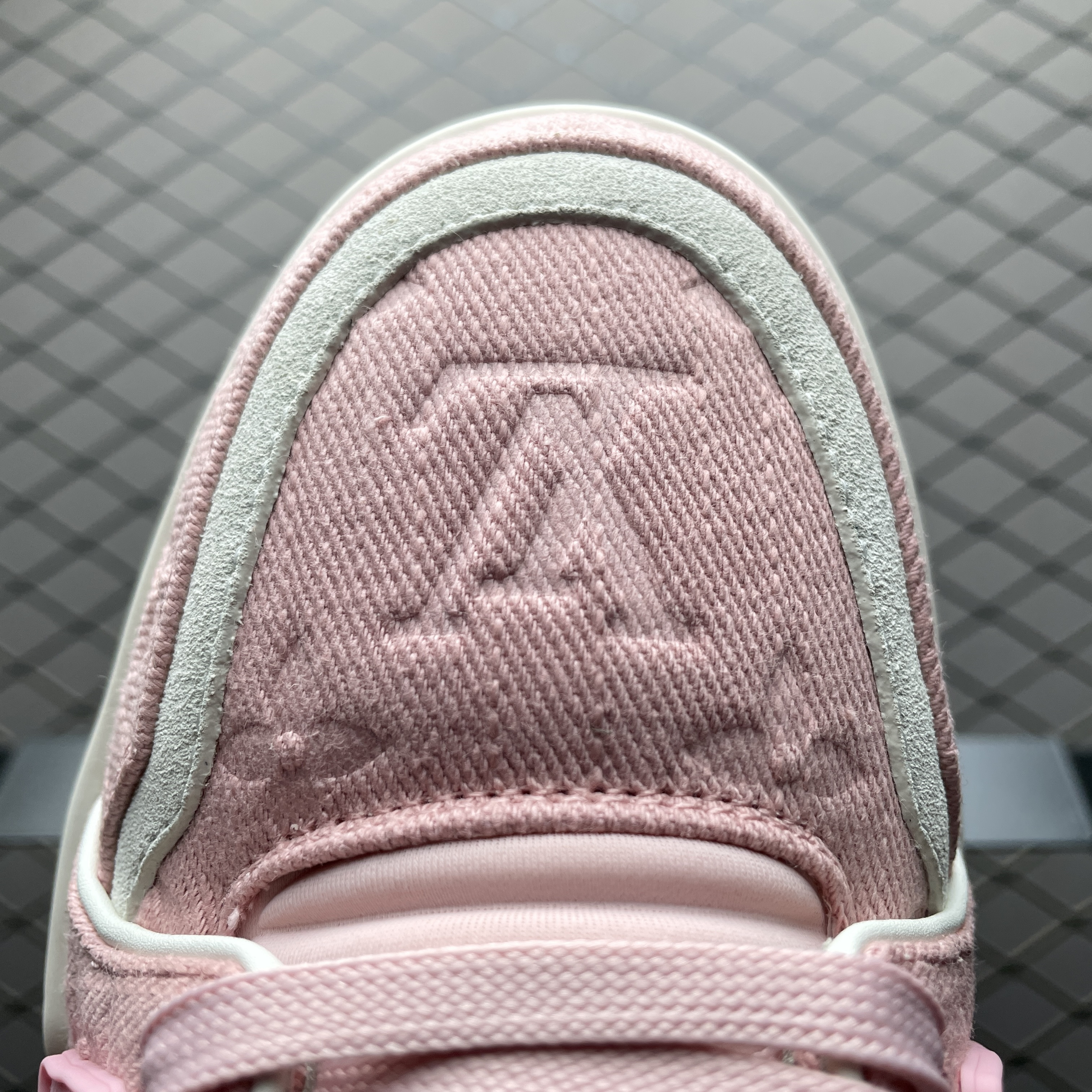 L X V TRAINER SNEAKERS detail 7