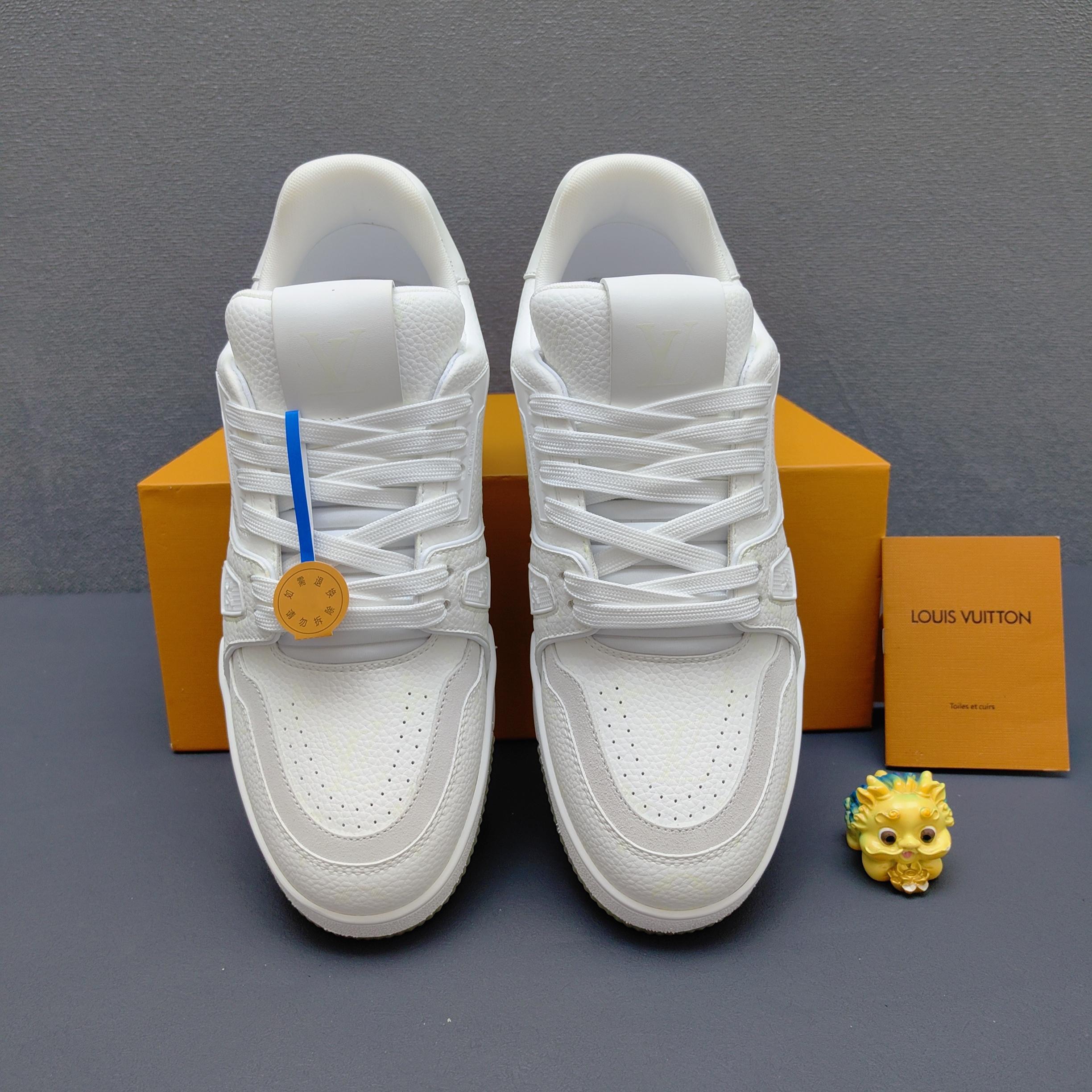 L X V TRAINER (Glow-in-the-dark effect)Sneaker 26SS detail 14