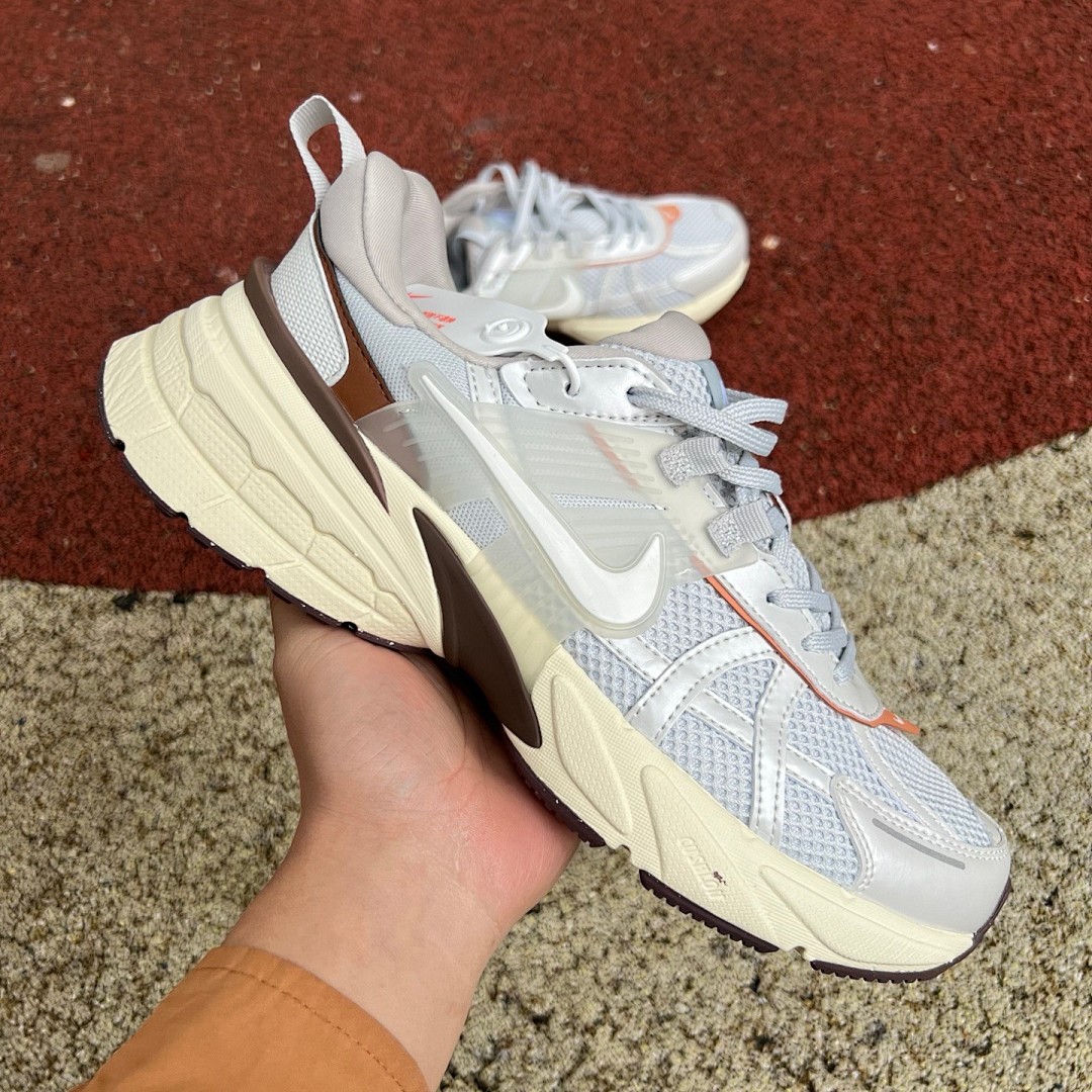 Nike v2k米灰棕 Nike耐克 V2K RUN舒适运动休闲老爹鞋 FD0736-202
