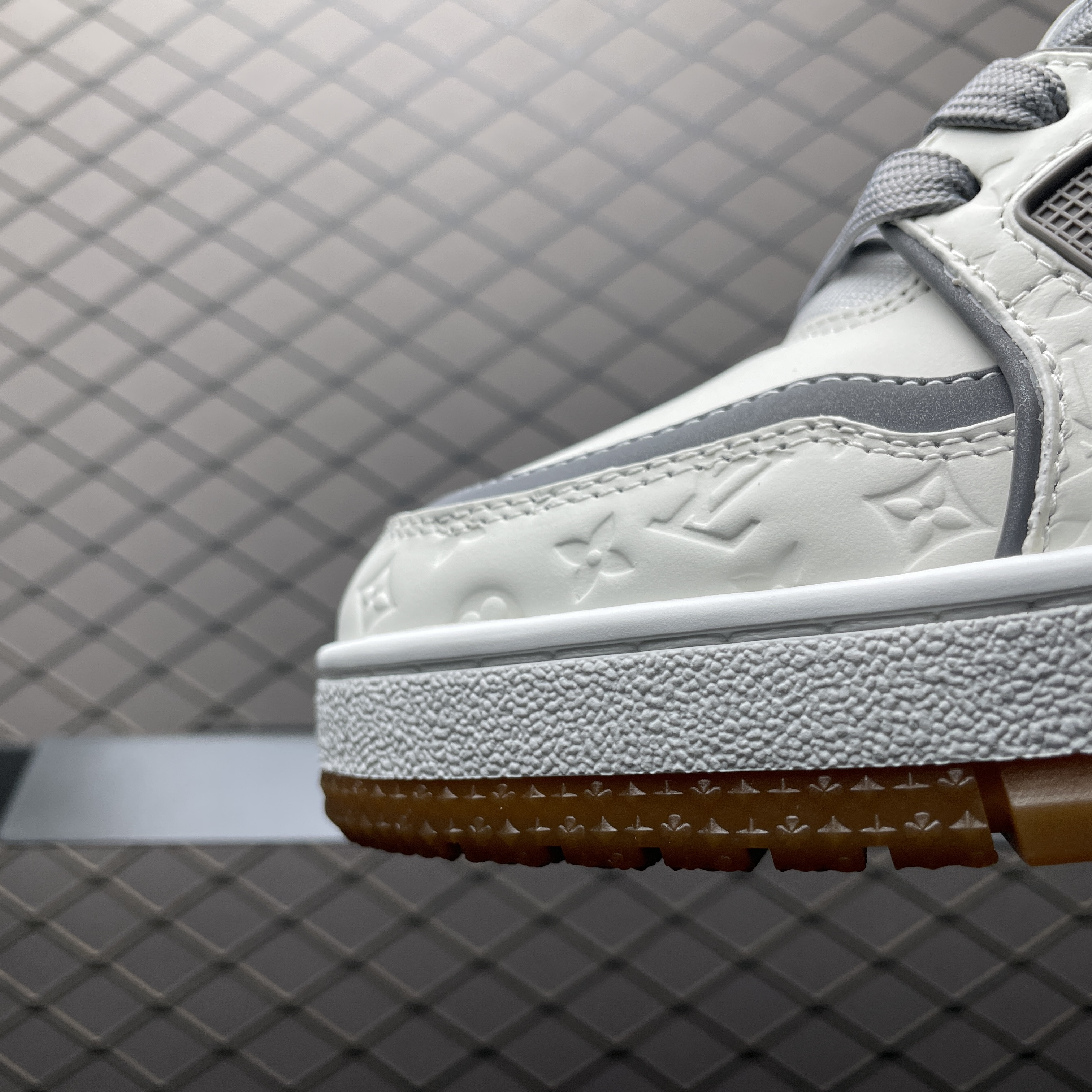 L X V TRAINER SNEAKERS detail 6