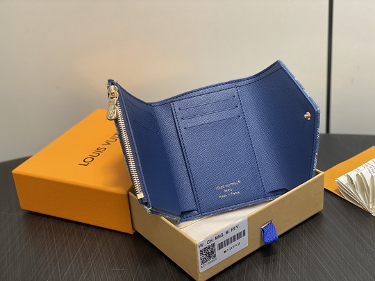 L X V Wallets(Multiple sizes) detail 17