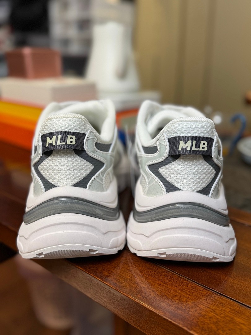 MLB白灰 New York Yankees Curve Runner 跑步鞋 先锋白 3ARNSPL4N （GP011）