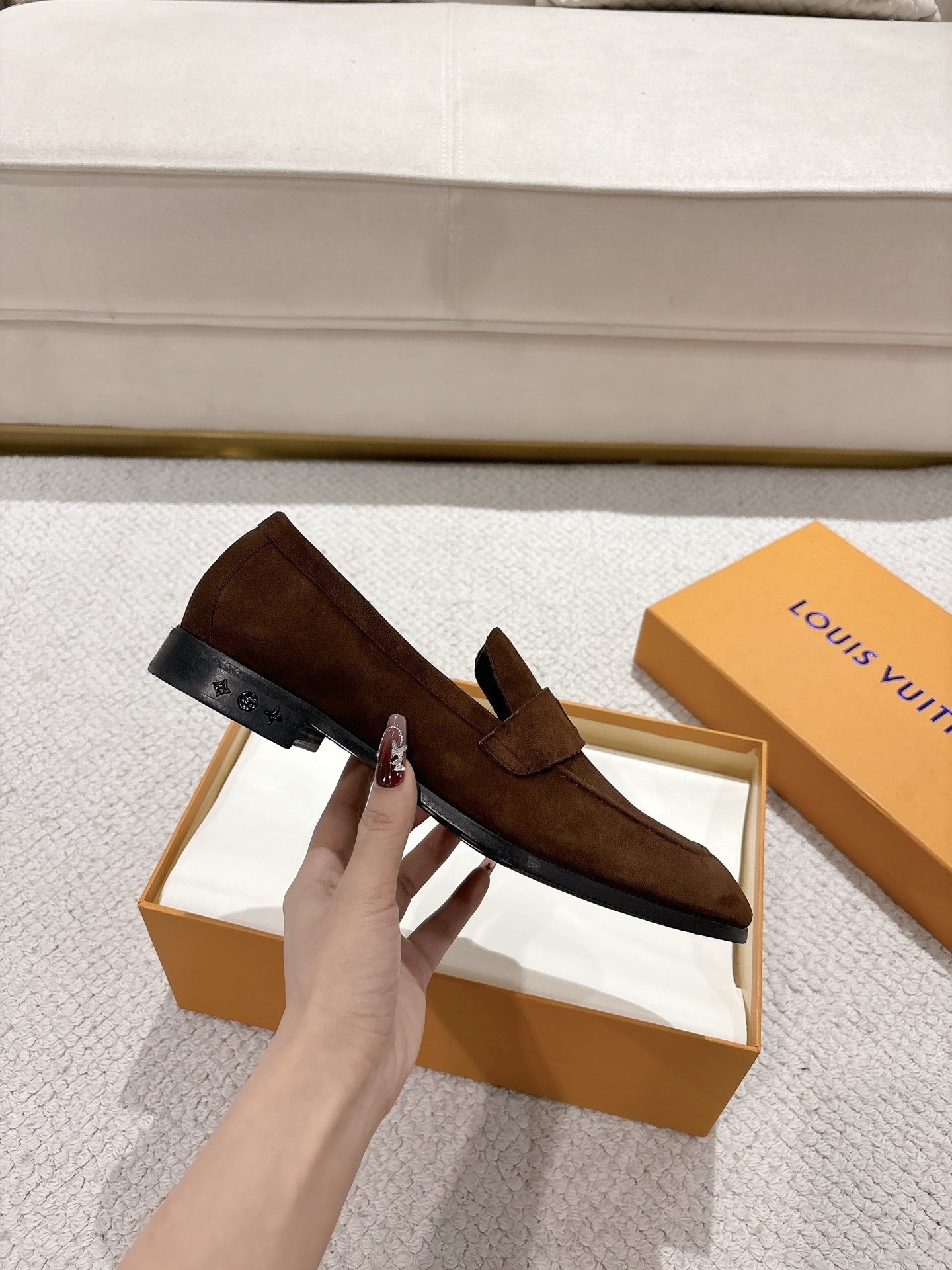 L X V Leather shoes detail 4