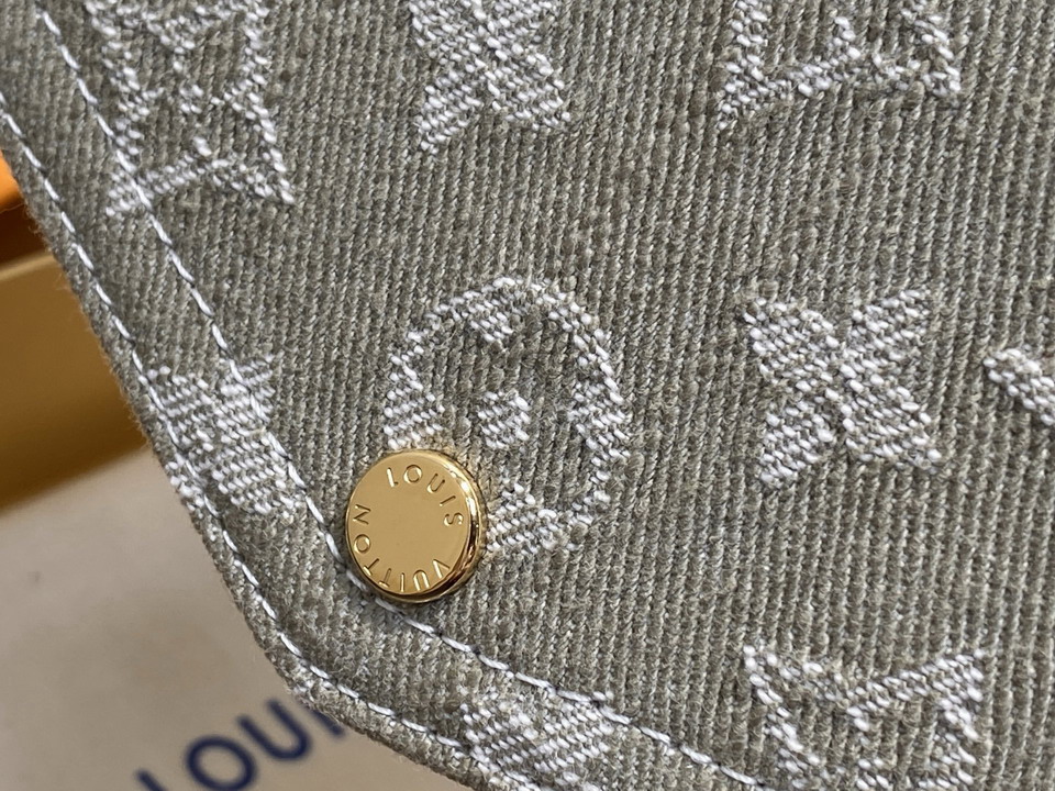 L X V Wallets(Multiple sizes) detail 6