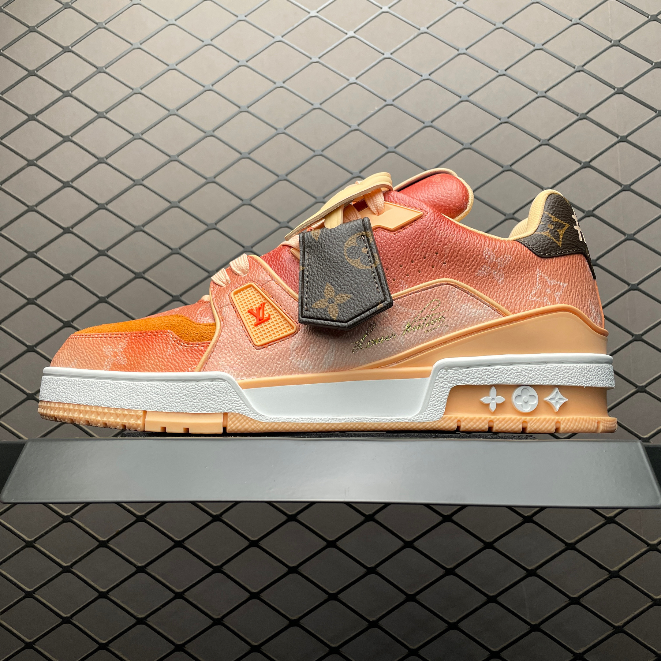 L X V TRAINER Sneakers
