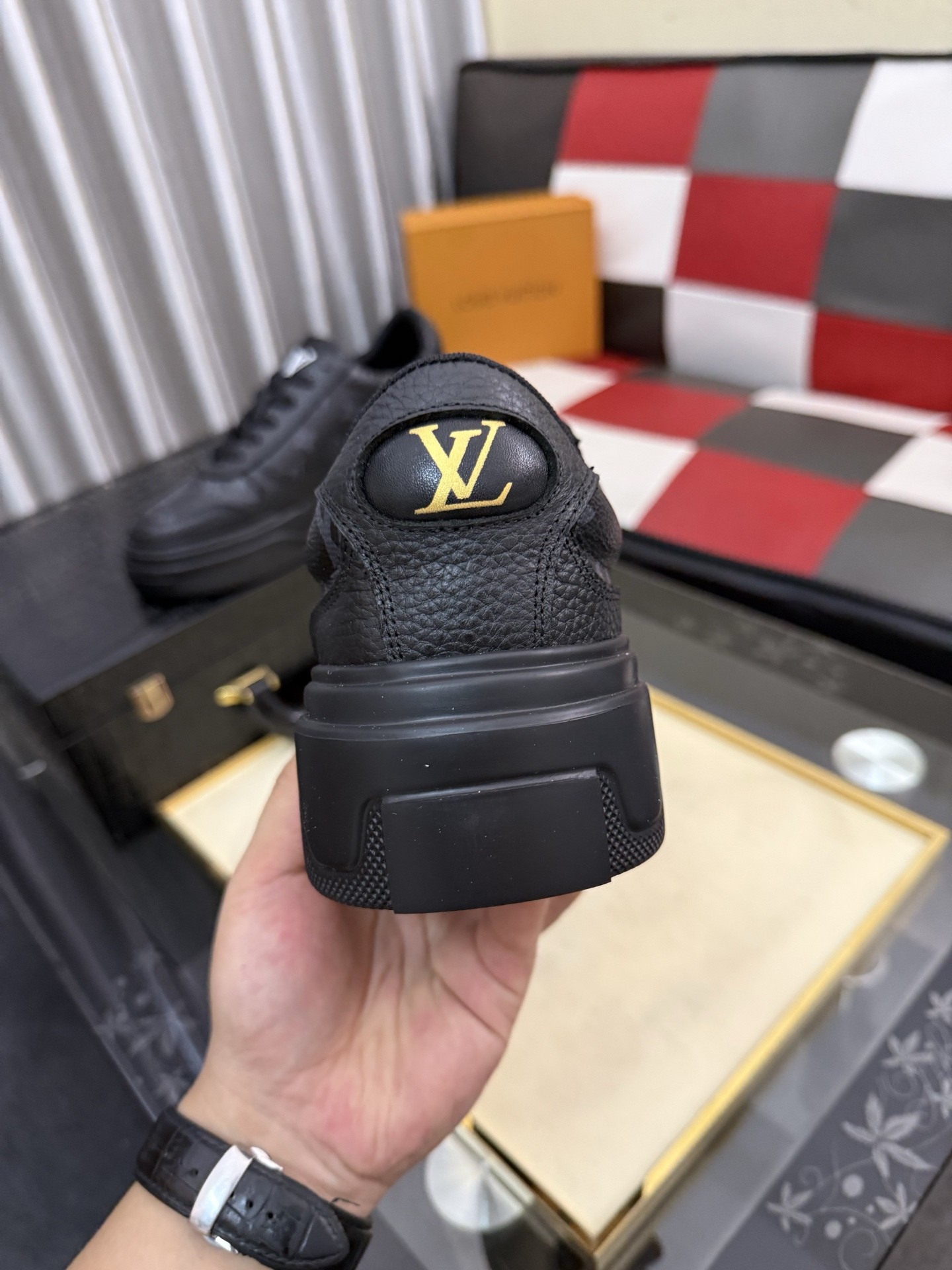 L X V Sneakers detail 8