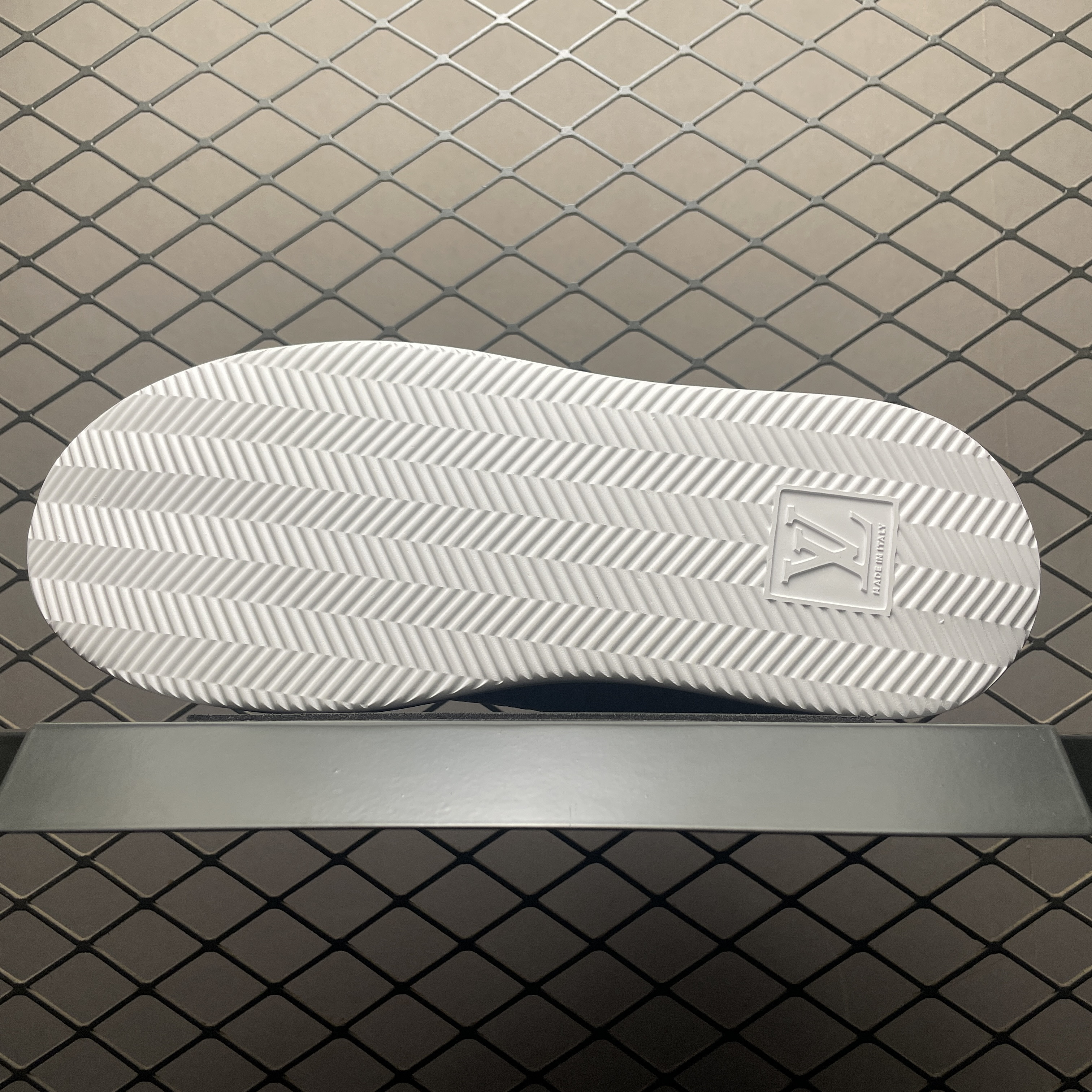 L X V Beverly Hills SNEAKERS detail 5