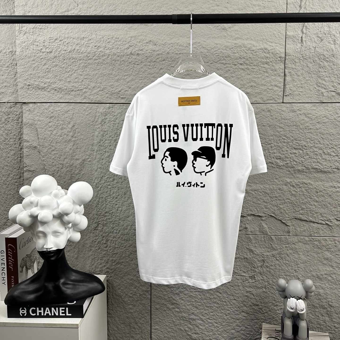 L X V T-shirt