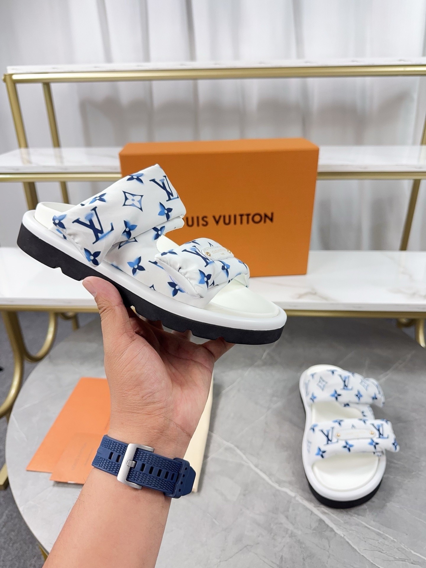 L X V SLIPPERS(Multiple colors) detail 3