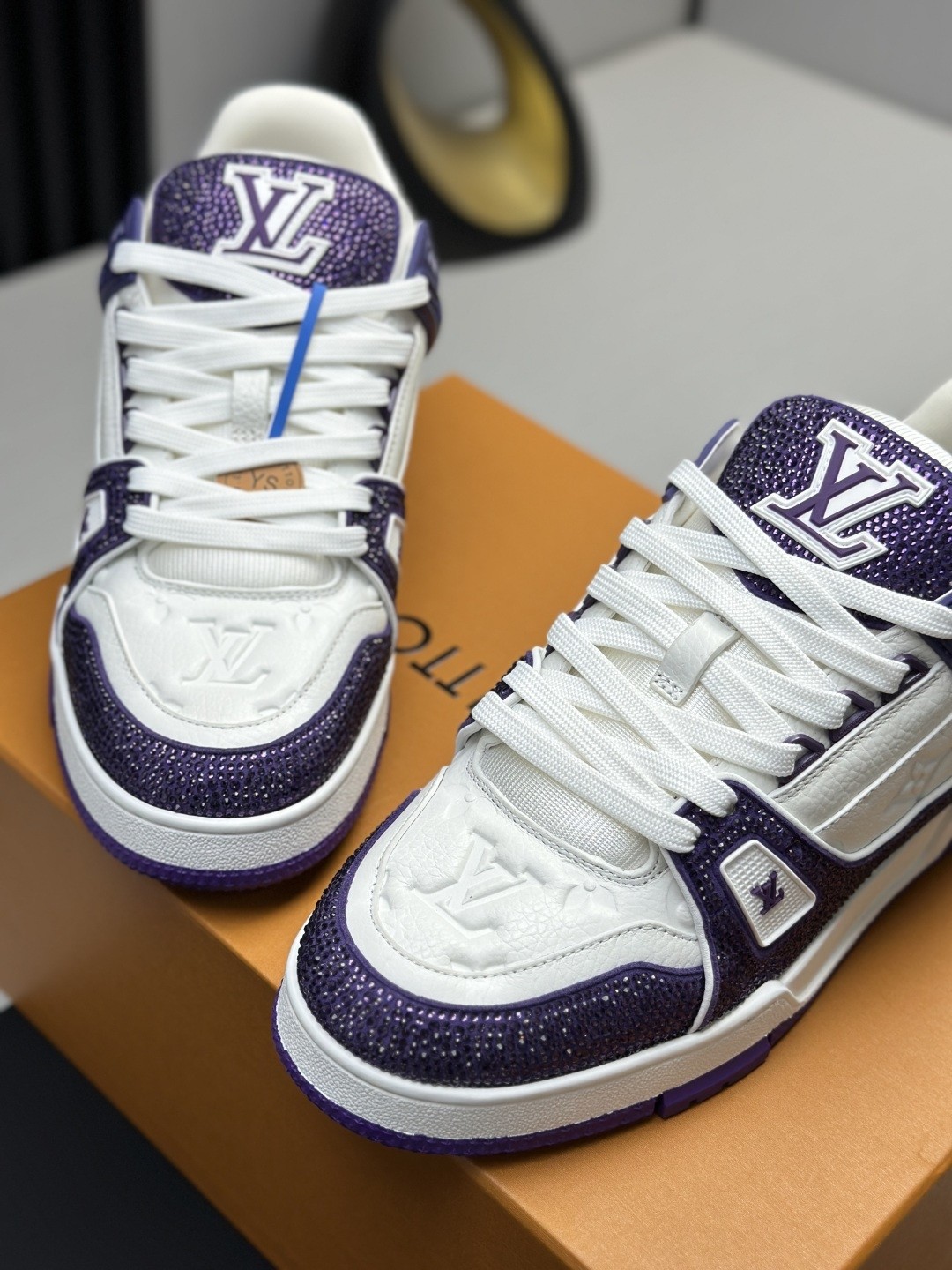 L X V TRAINER Sneakers detail 6