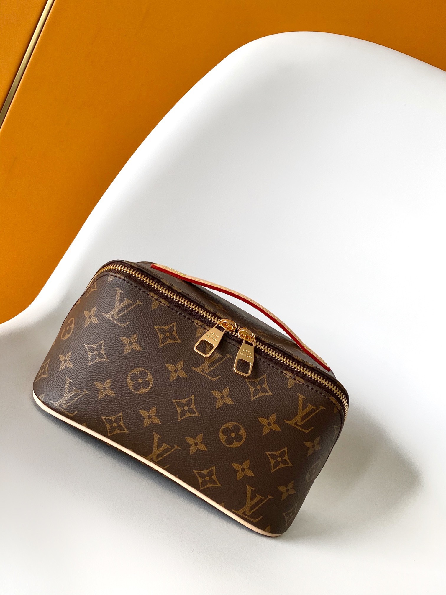 L X V TOILETRY BAG M11750 Size：24x13x13cm