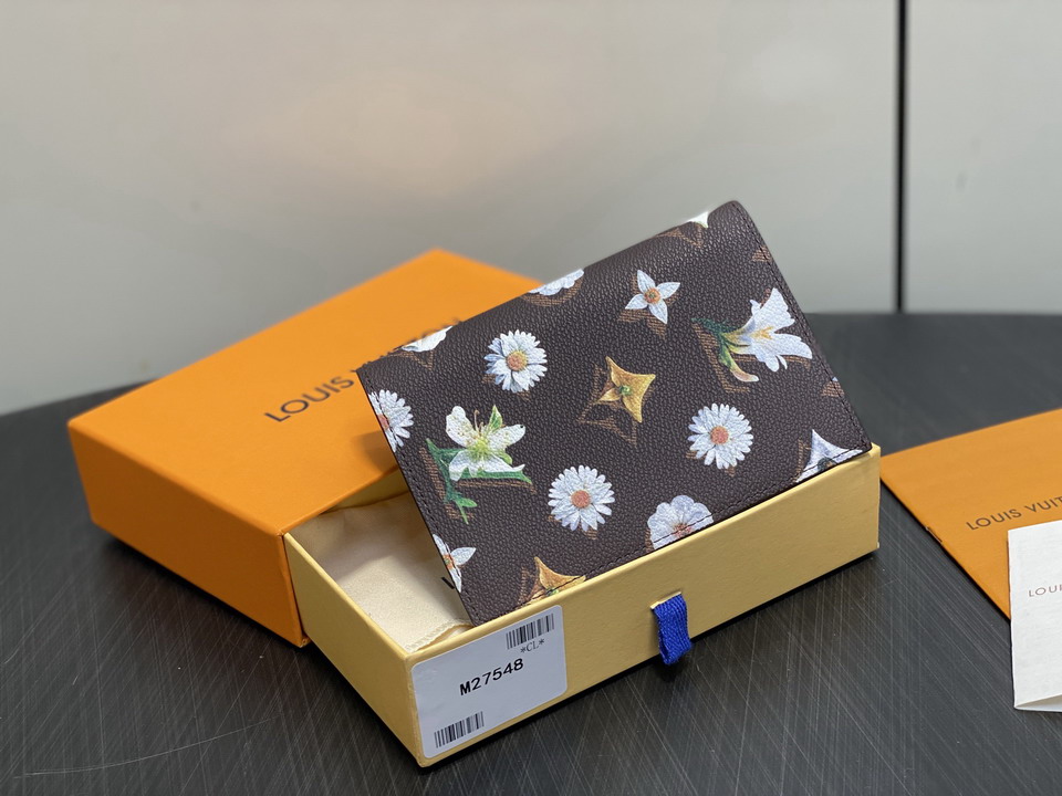L X V Wallets(Multiple sizes) detail 18