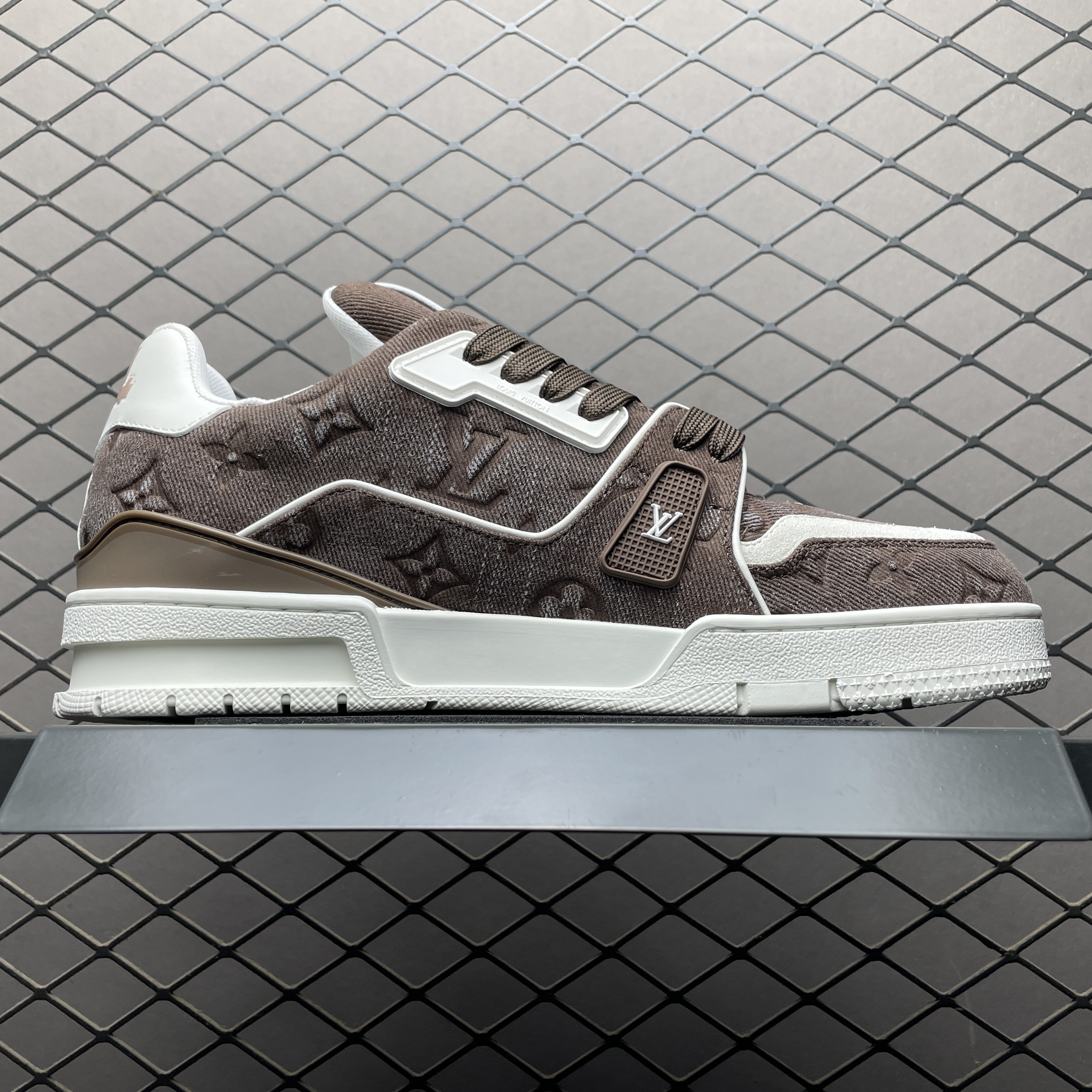 L X V TRAINER SNEAKERS detail 3