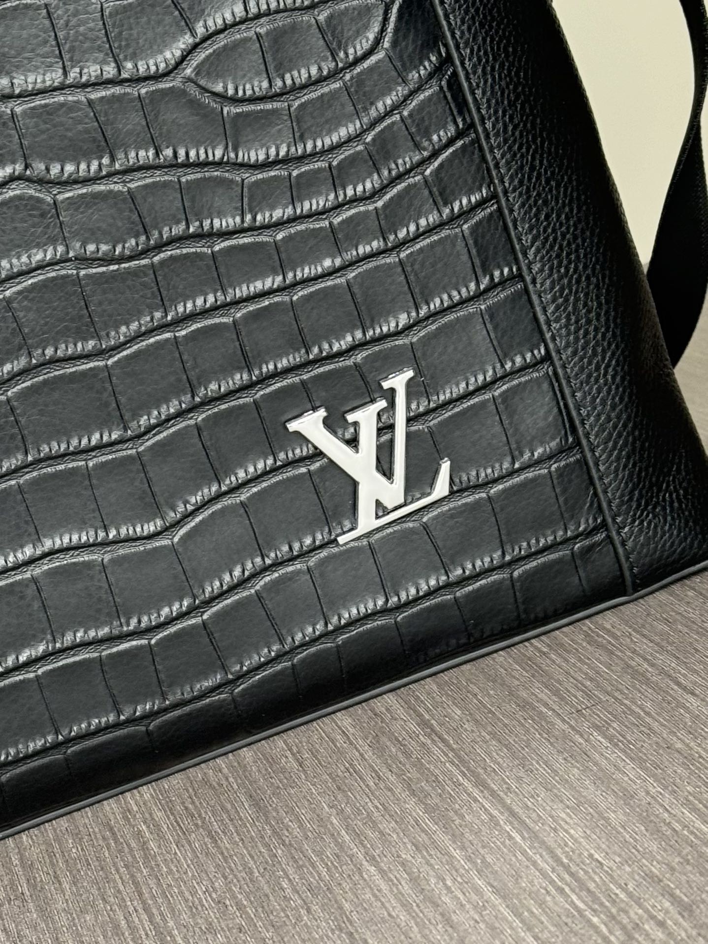 L X V Briefcase Size:39x29x7cm detail 4