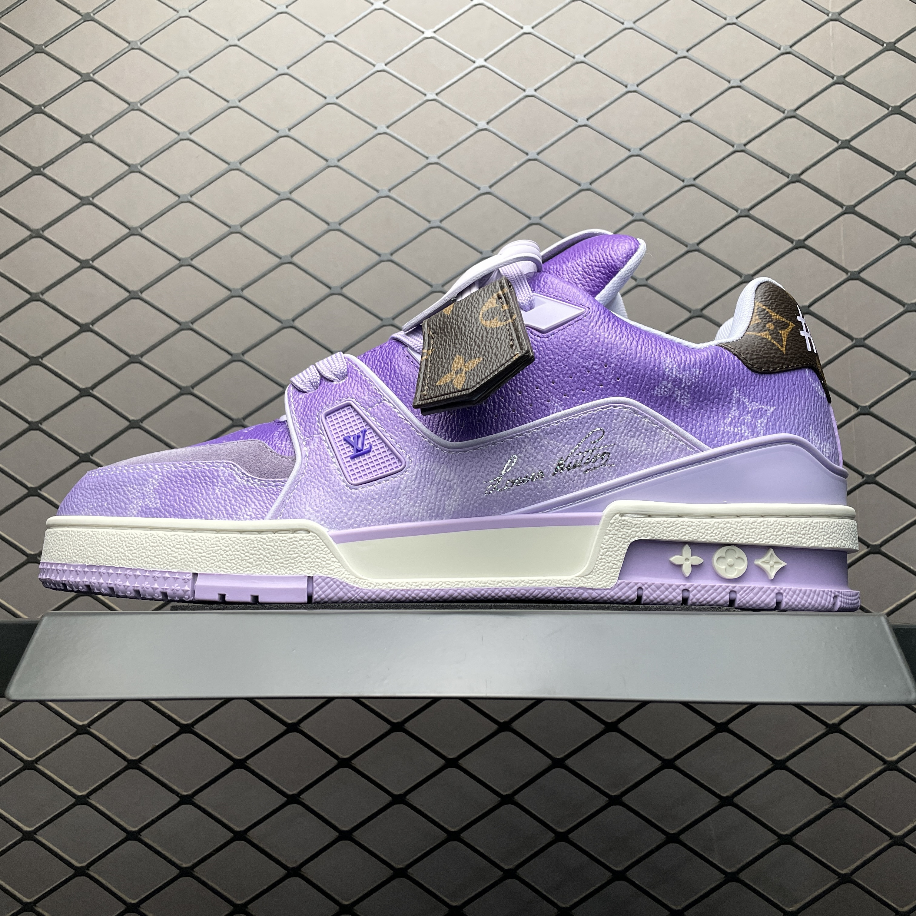 L X V TRAINER Sneakers