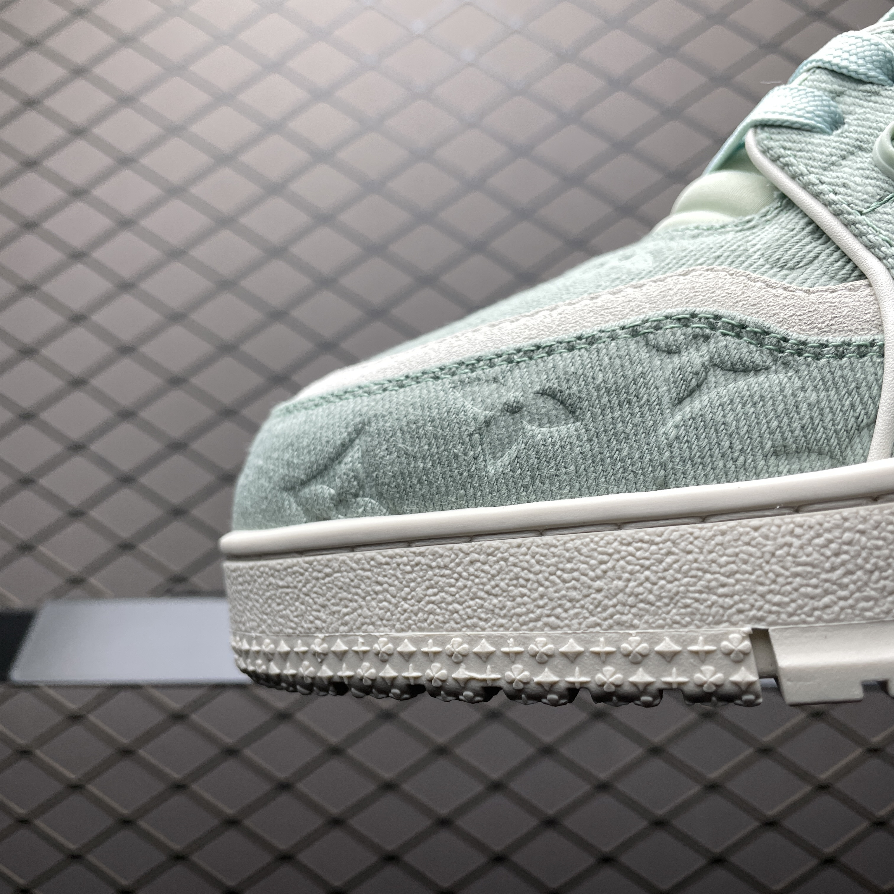 L X V TRAINER SNEAKERS detail 6