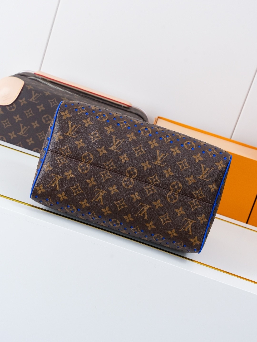 L X V Speedy soft 30 M29143 21x17x30cm detail 5