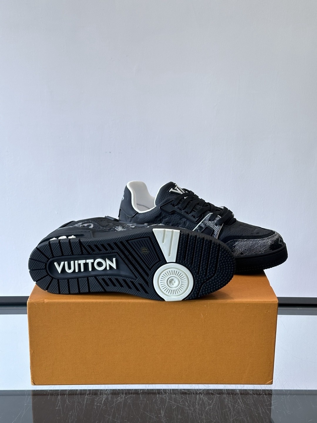 L X V TRAINER Sneakers detail 9