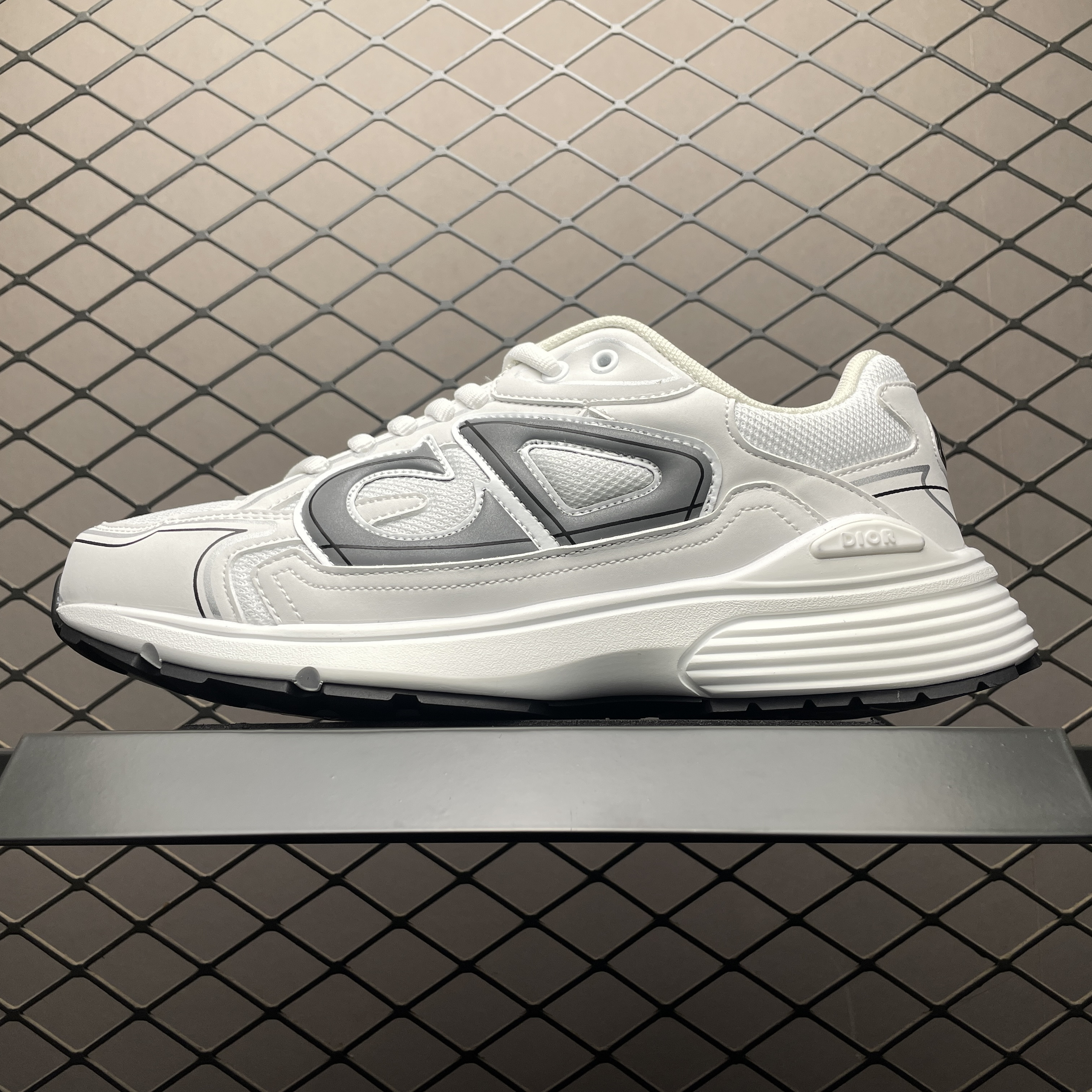 DR B30 Sneakers