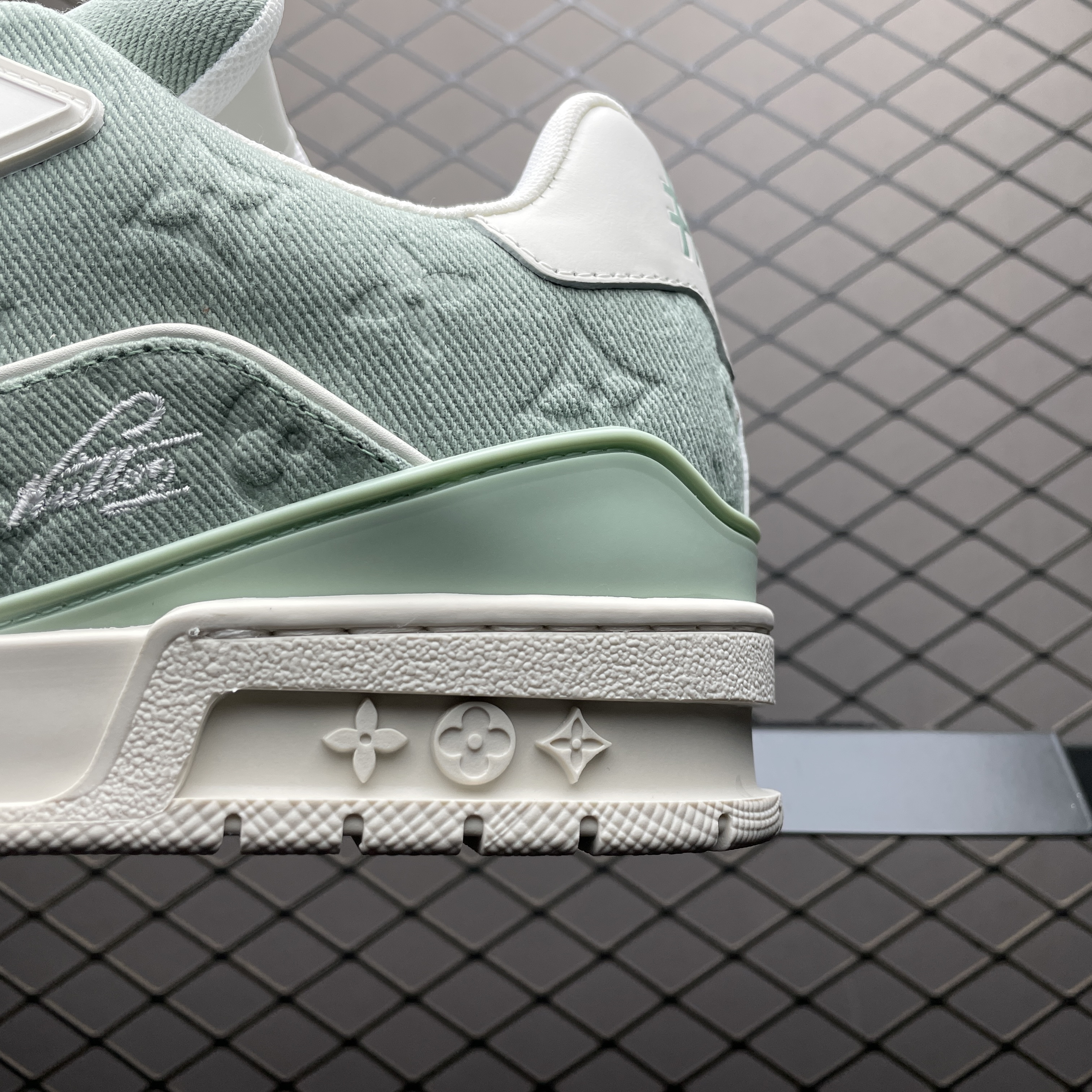L X V TRAINER SNEAKERS detail 4
