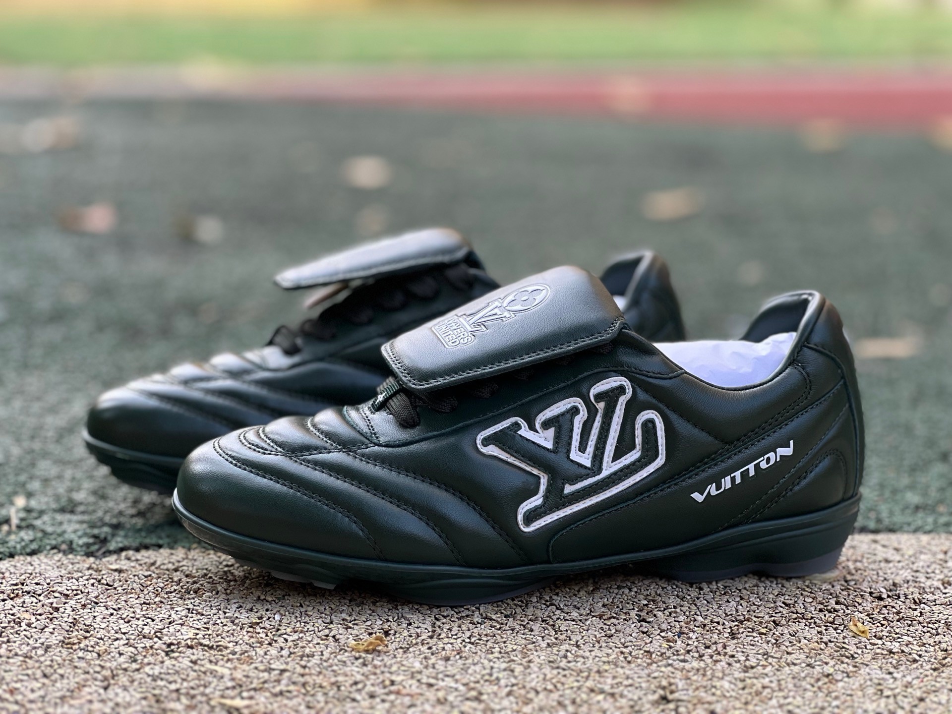 LOUIS VUITTON Footprint Soccer lv足球鞋墨绿 尺码：39-45   52