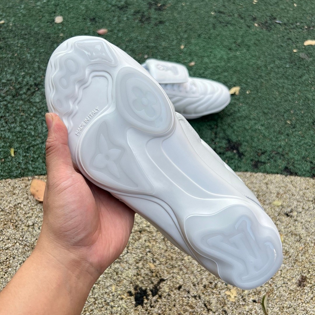 LOUIS VUITTON Footprint Soccer lv足球鞋 纯白 尺码：39-45 ，52