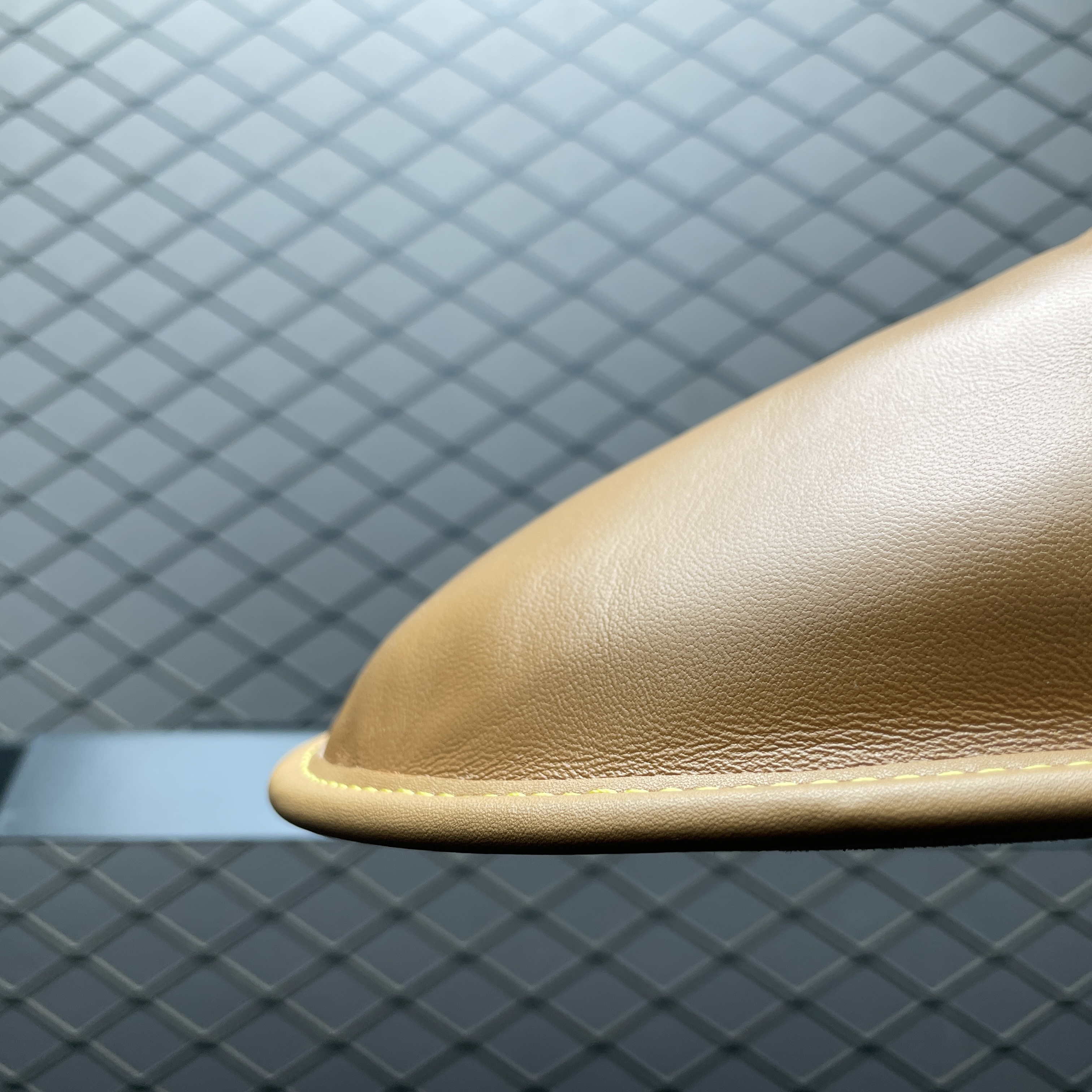 L X V Miami slippers detail 6