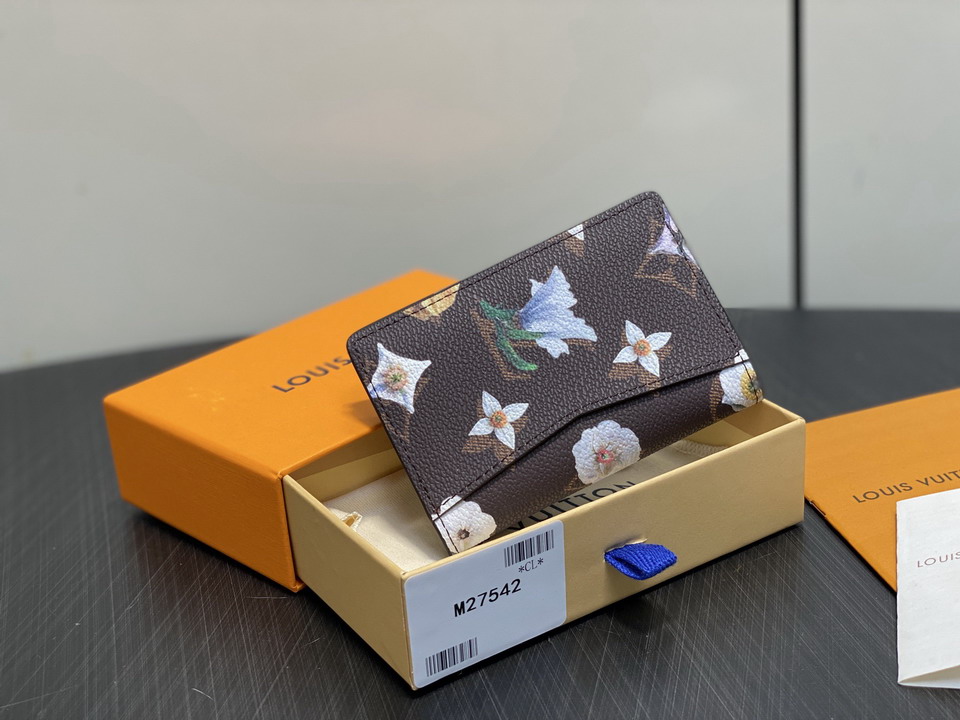 L X V Wallets(Multiple sizes) detail 10