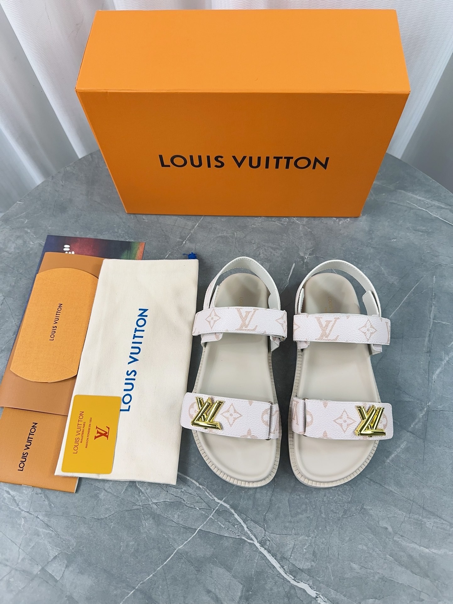 L X V SLIPPERS(Multiple colors) detail 2
