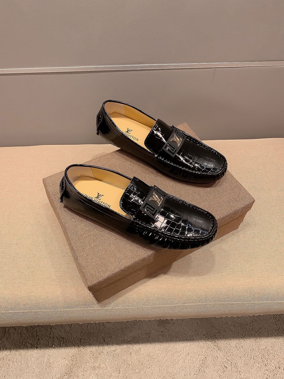 L X V Men's new high qualityLoafers detail 3