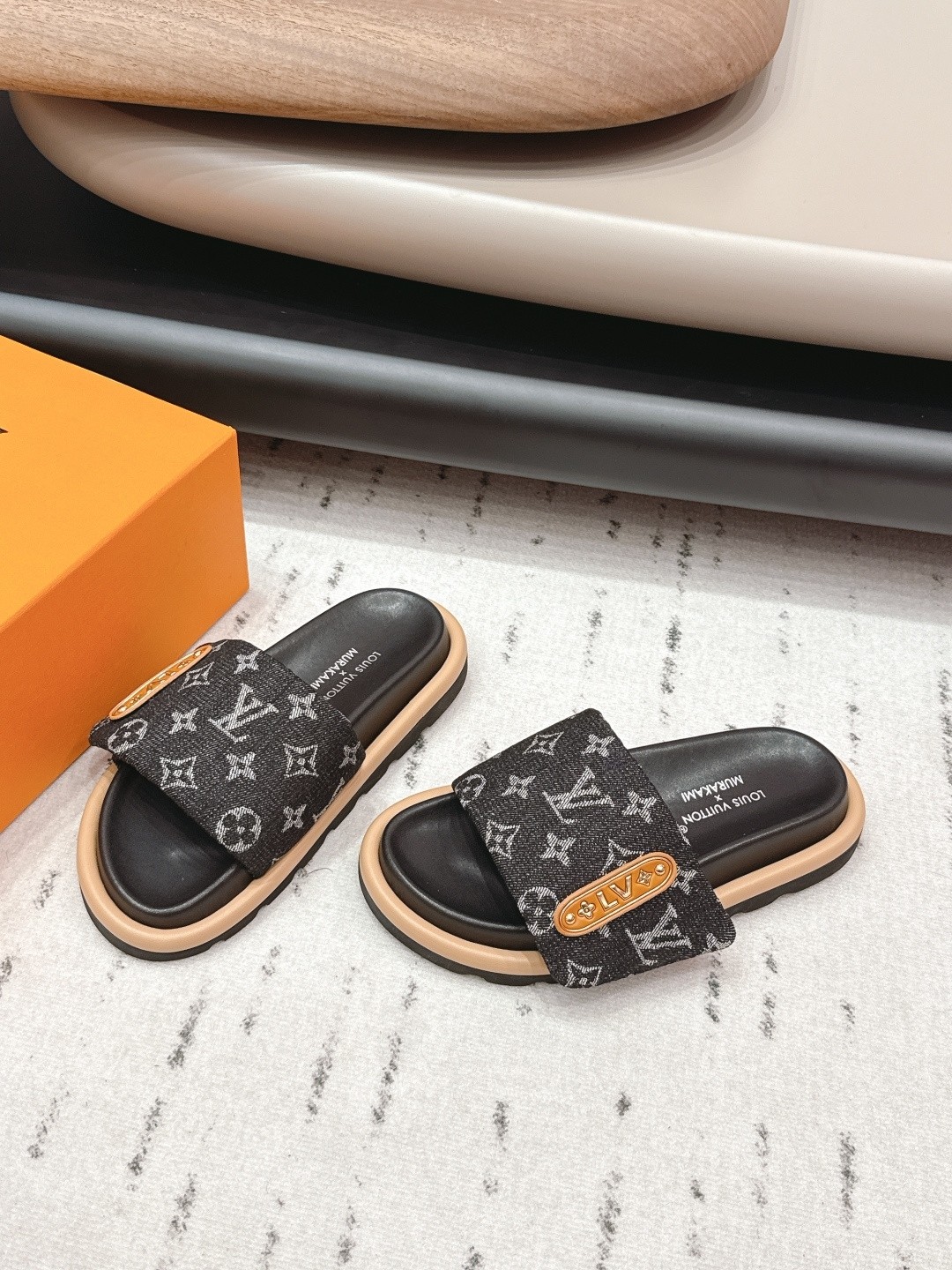 L X V SLIPPERS(Multiple colors) detail 8