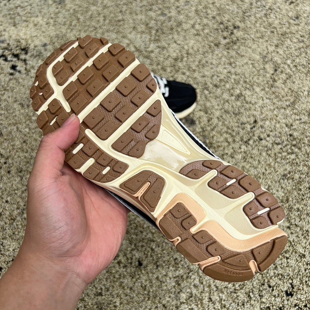 耐克王 Vomero 5黑白 Nike Zoom Vomero 5 复古运动跑步鞋 FD0533-010