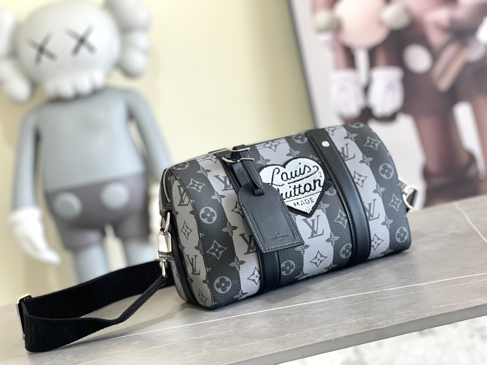 L X V City Keell M45963 Size：27x17x13cm