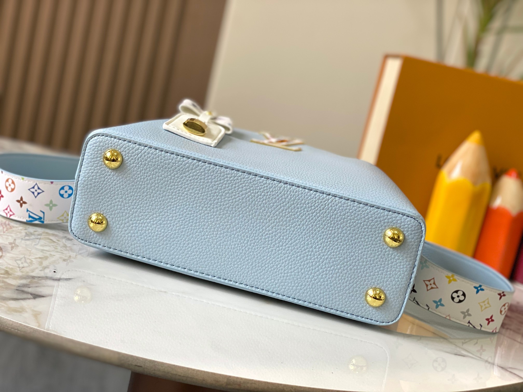 L X V Capucines BB 12353 Size:27X18X9cm detail 4