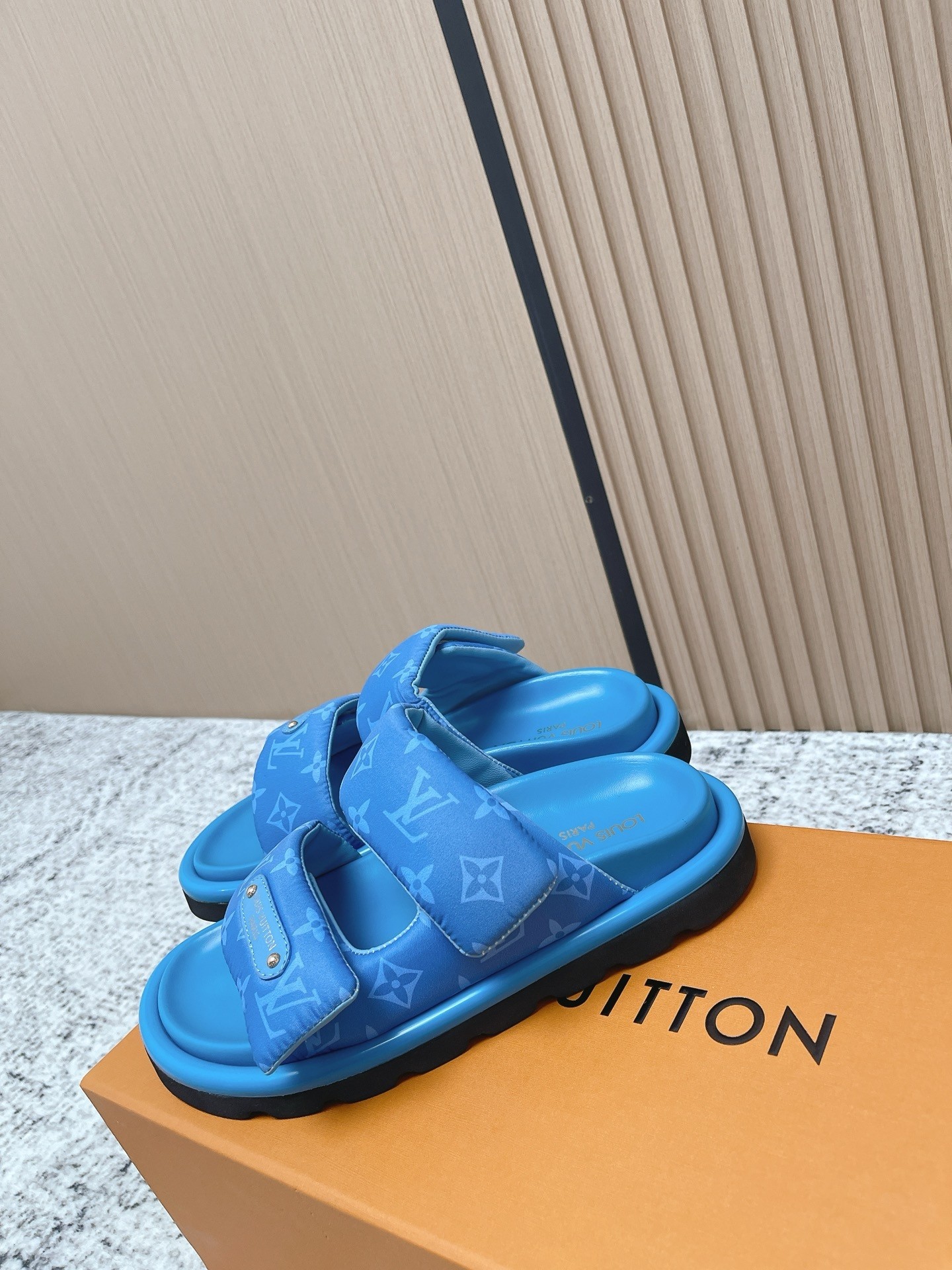 L X V SLIPPERS detail 5