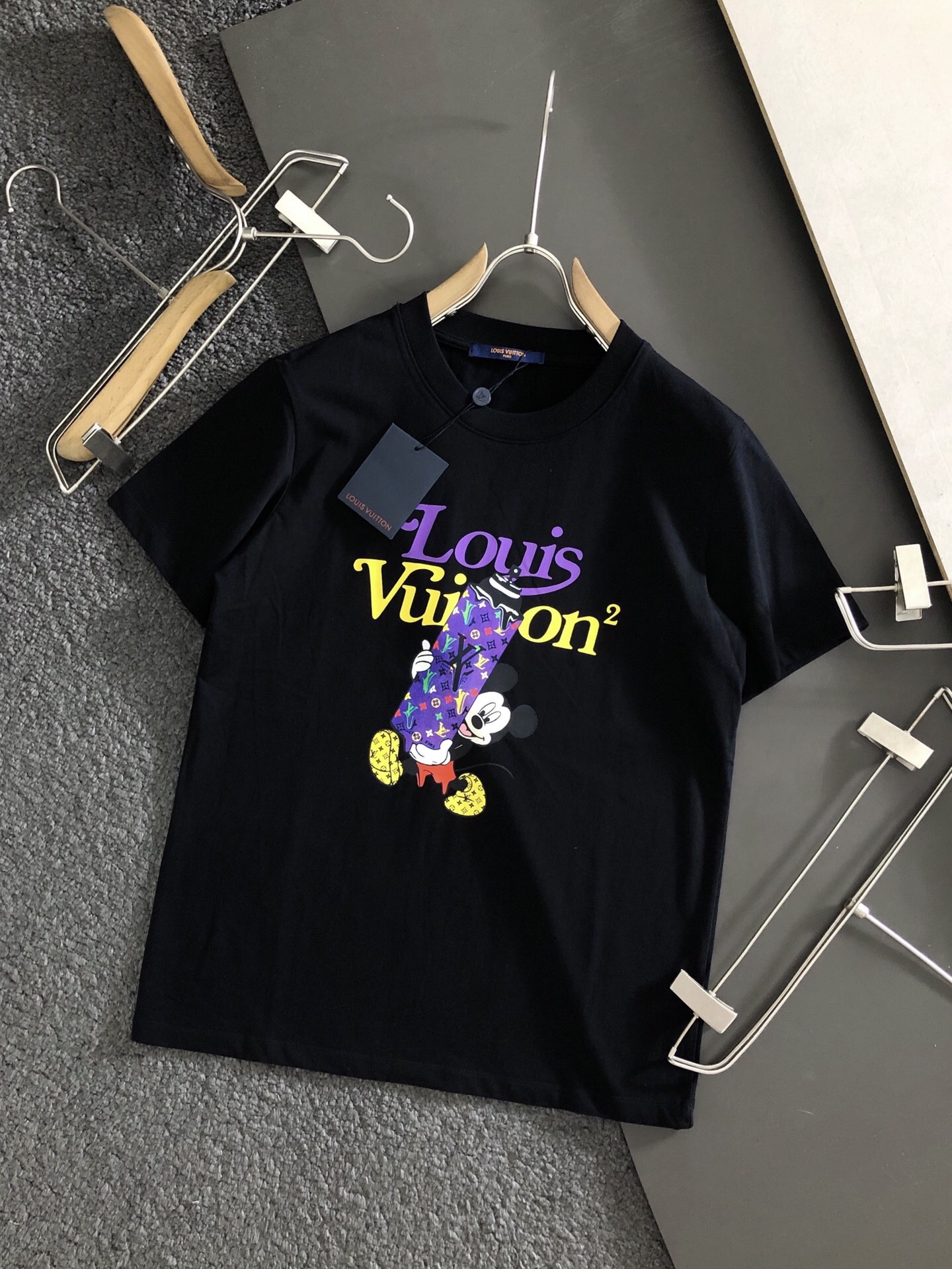 L X V T-shirt