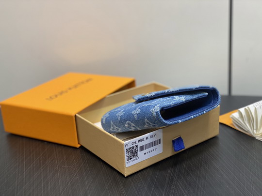 L X V Wallets(Multiple sizes) detail 14