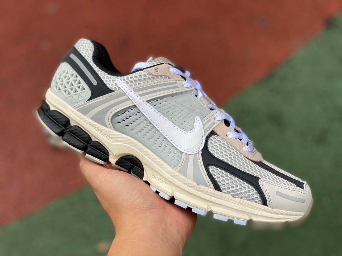 Nike Zoom Vomero 5白黑荧光低帮运动跑步鞋FN7649-110