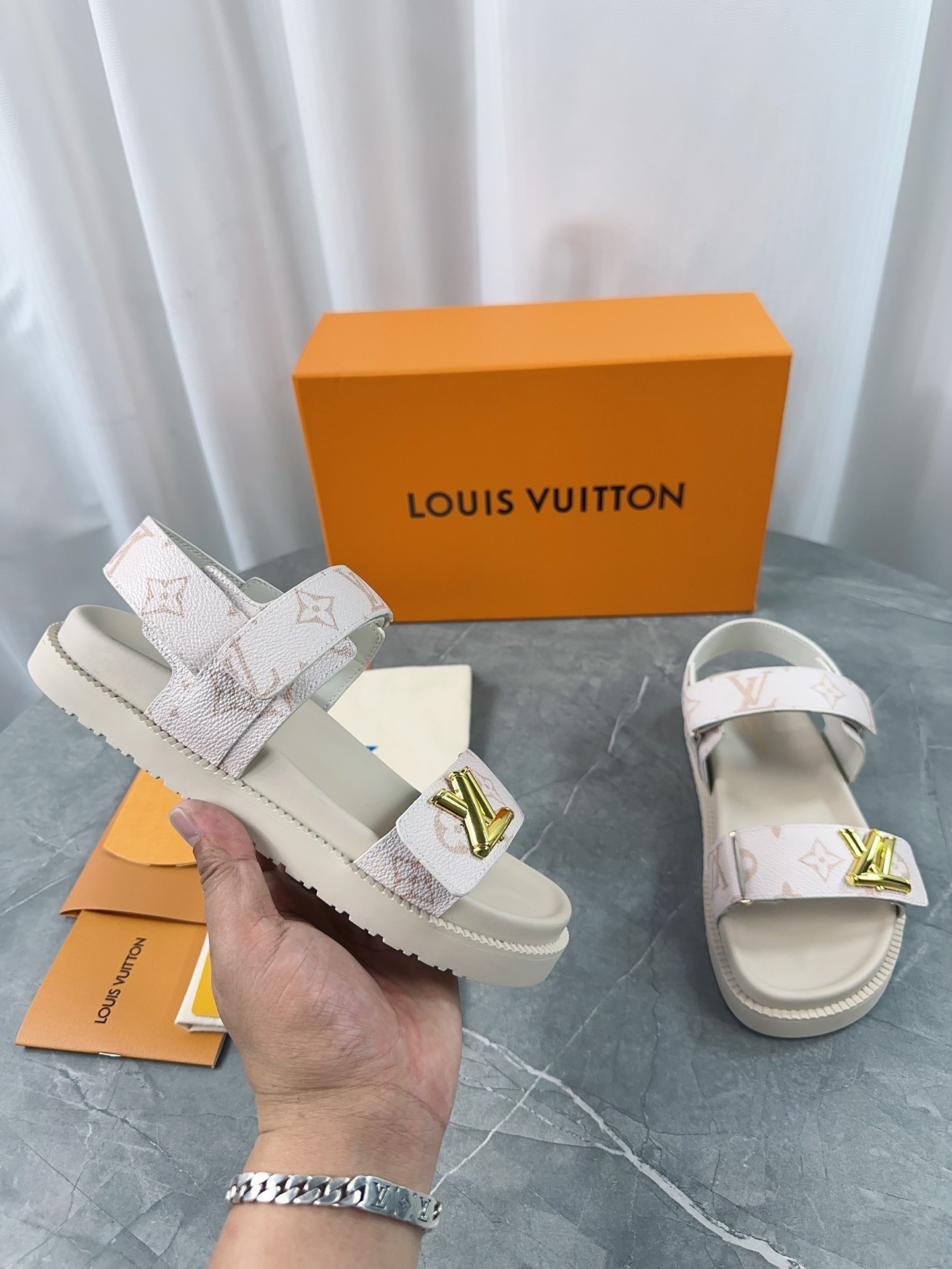 L X V SLIPPERS(Multiple colors) detail 9