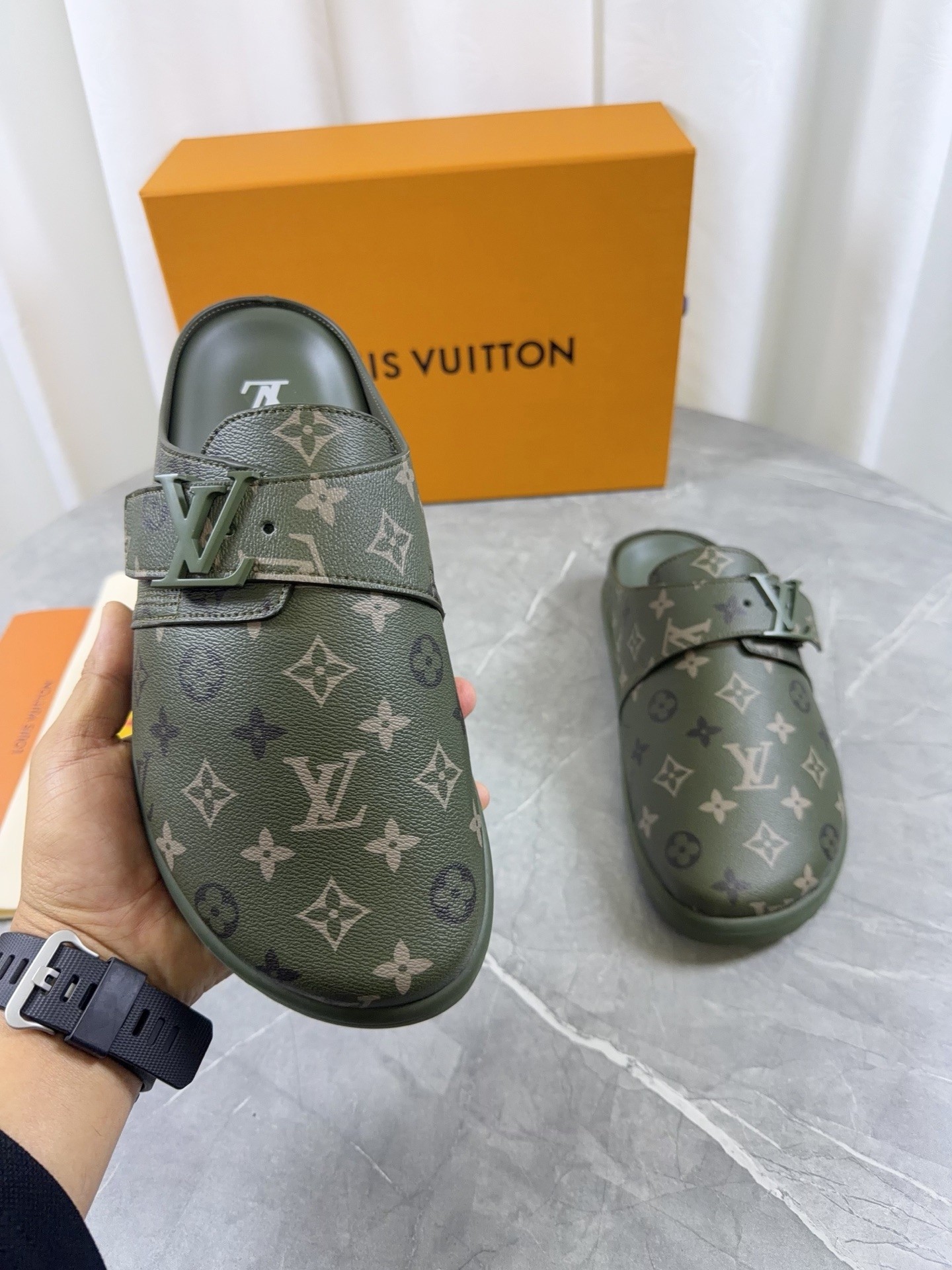L X V Slippers detail 8