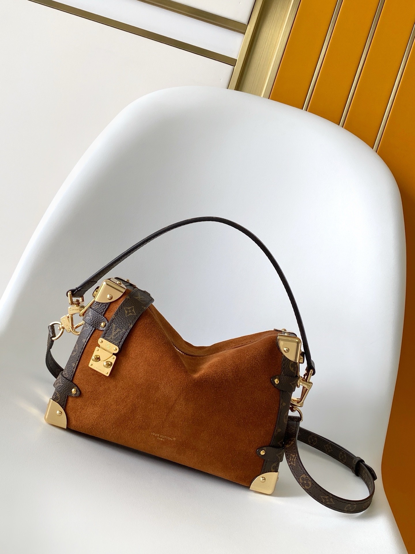 L X V Side Trunk M15072 Size：23.5x16x8.5cm