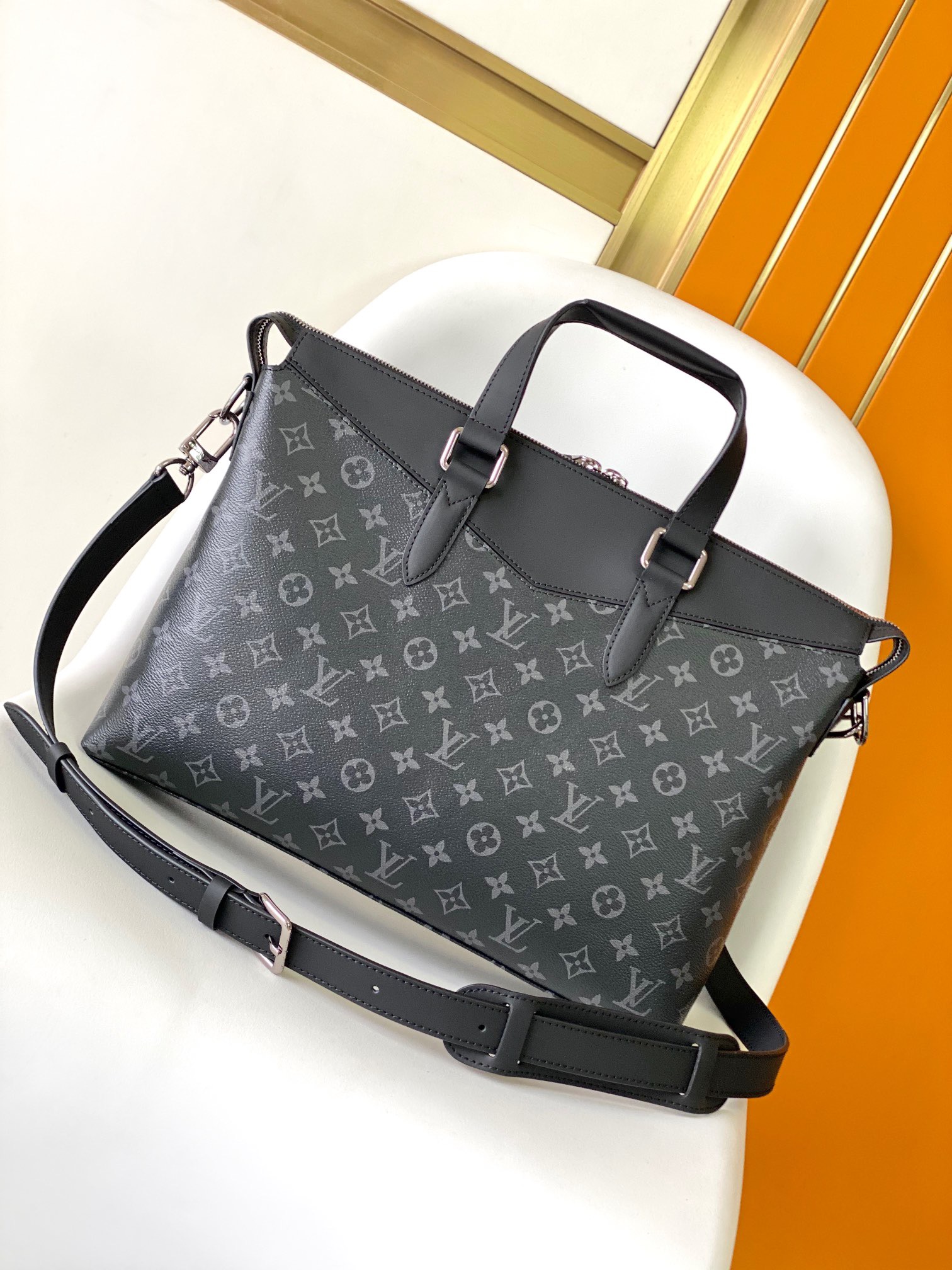L X V Eclipse Monogram M40566  Size：39*30*10cm