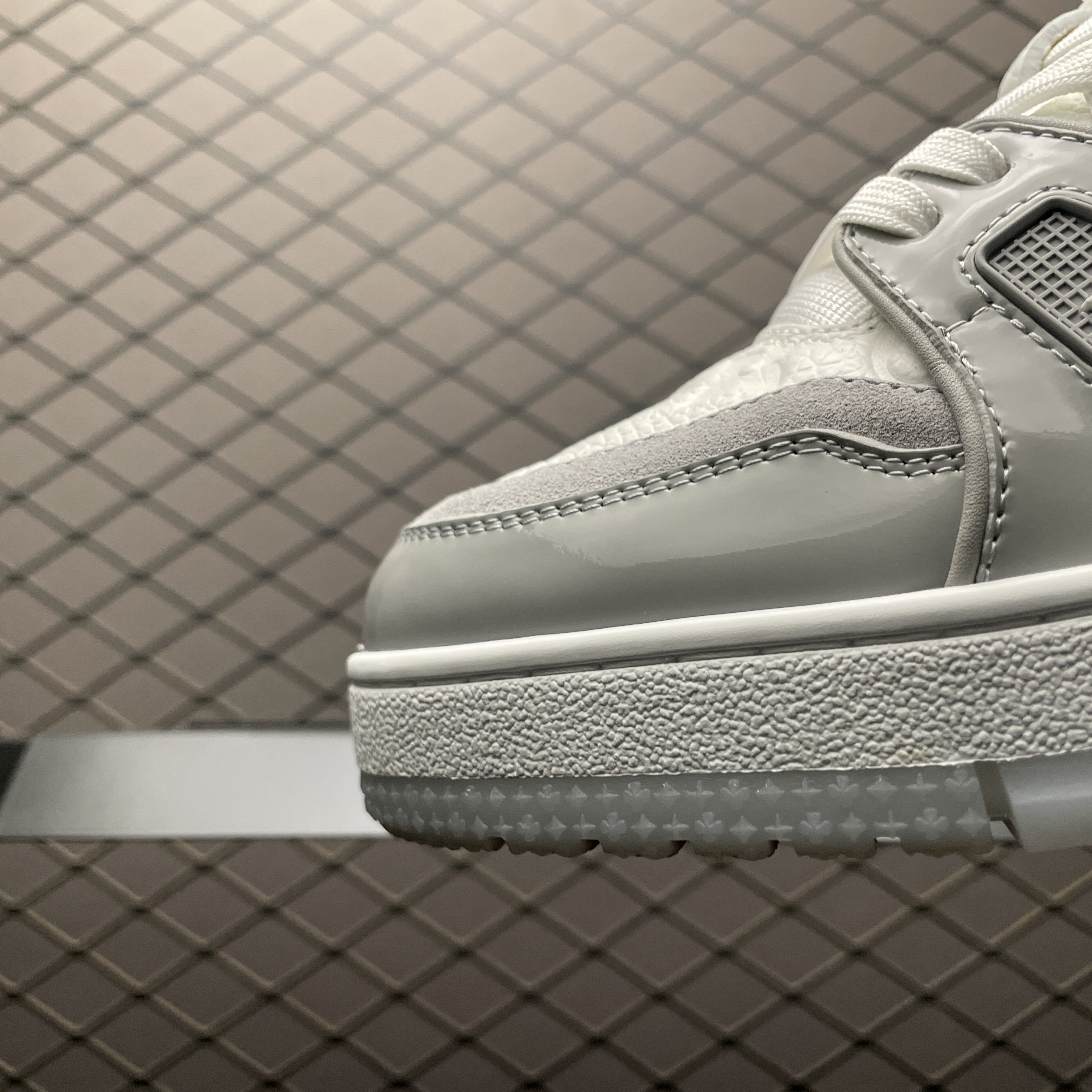 L X V TRAINER Sneakers detail 6