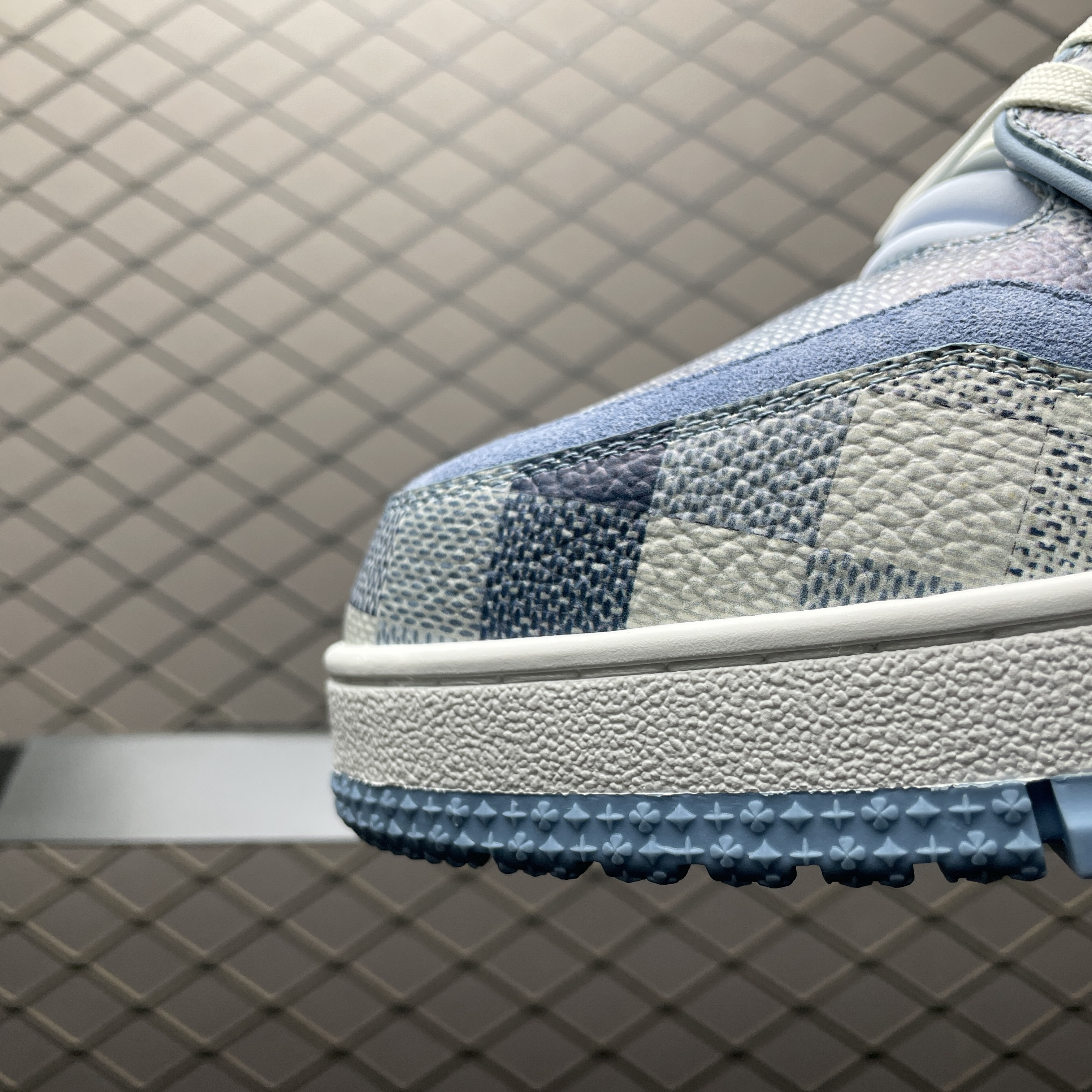 L X V 26ss TRAINER Sneakers detail 6