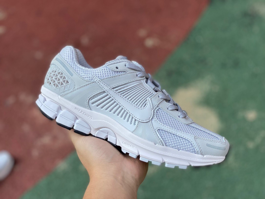 Zoom Vomero 5白灰 Nike Air Zoom Vomero 5防滑耐磨女款 低帮跑步鞋 bv1358-001