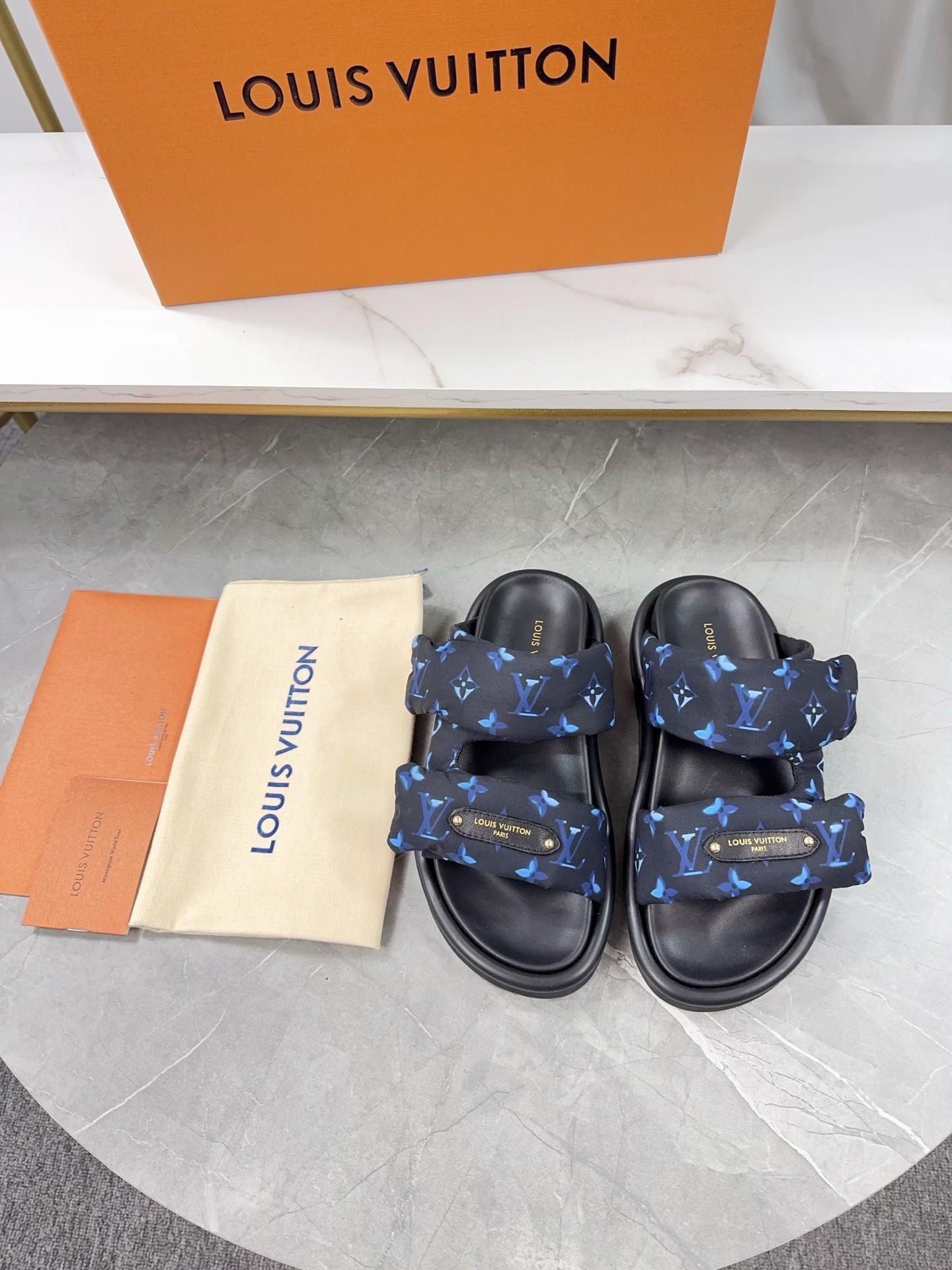 L X V SLIPPERS(Multiple colors) detail 10