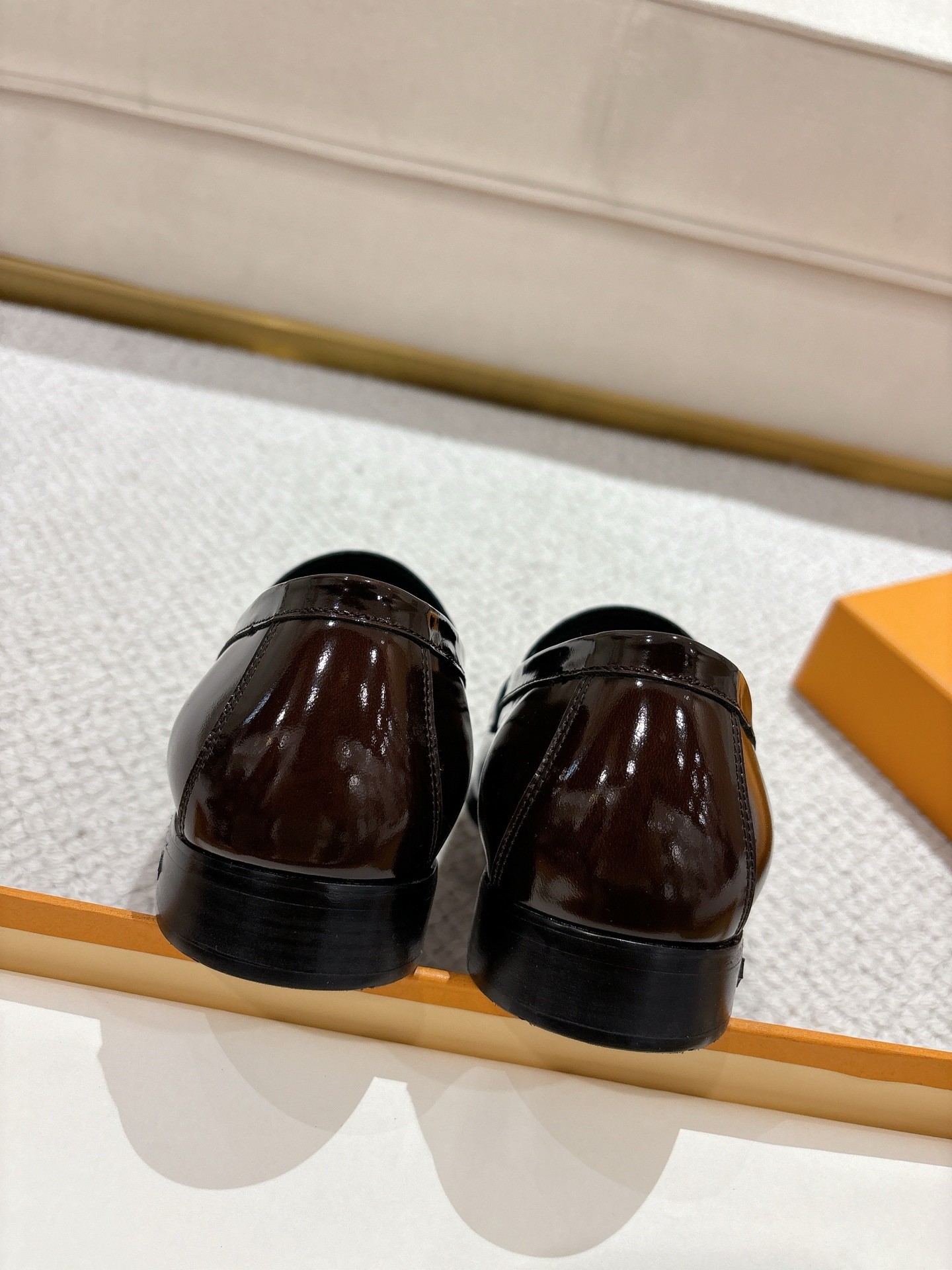 L X V Leather shoes detail 9